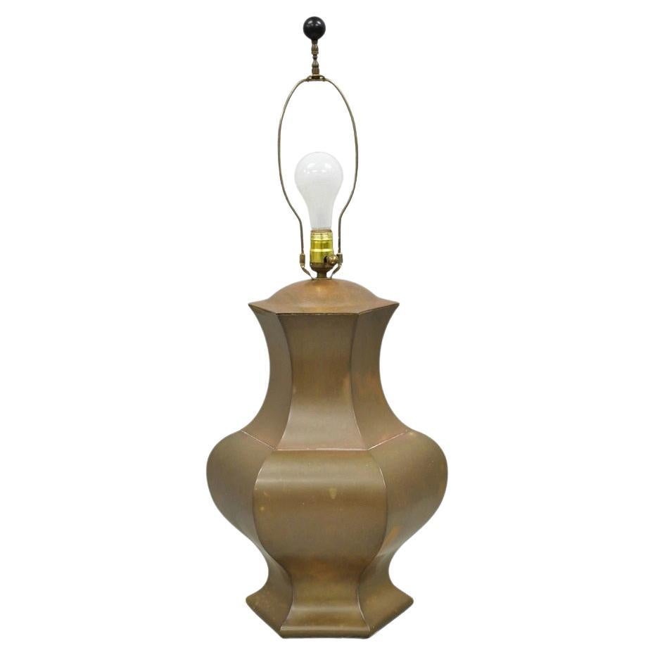 Vintage Chinoiserie Cuivre patiné Hexagonal Oriental Ginger Jar Table Lamp en vente