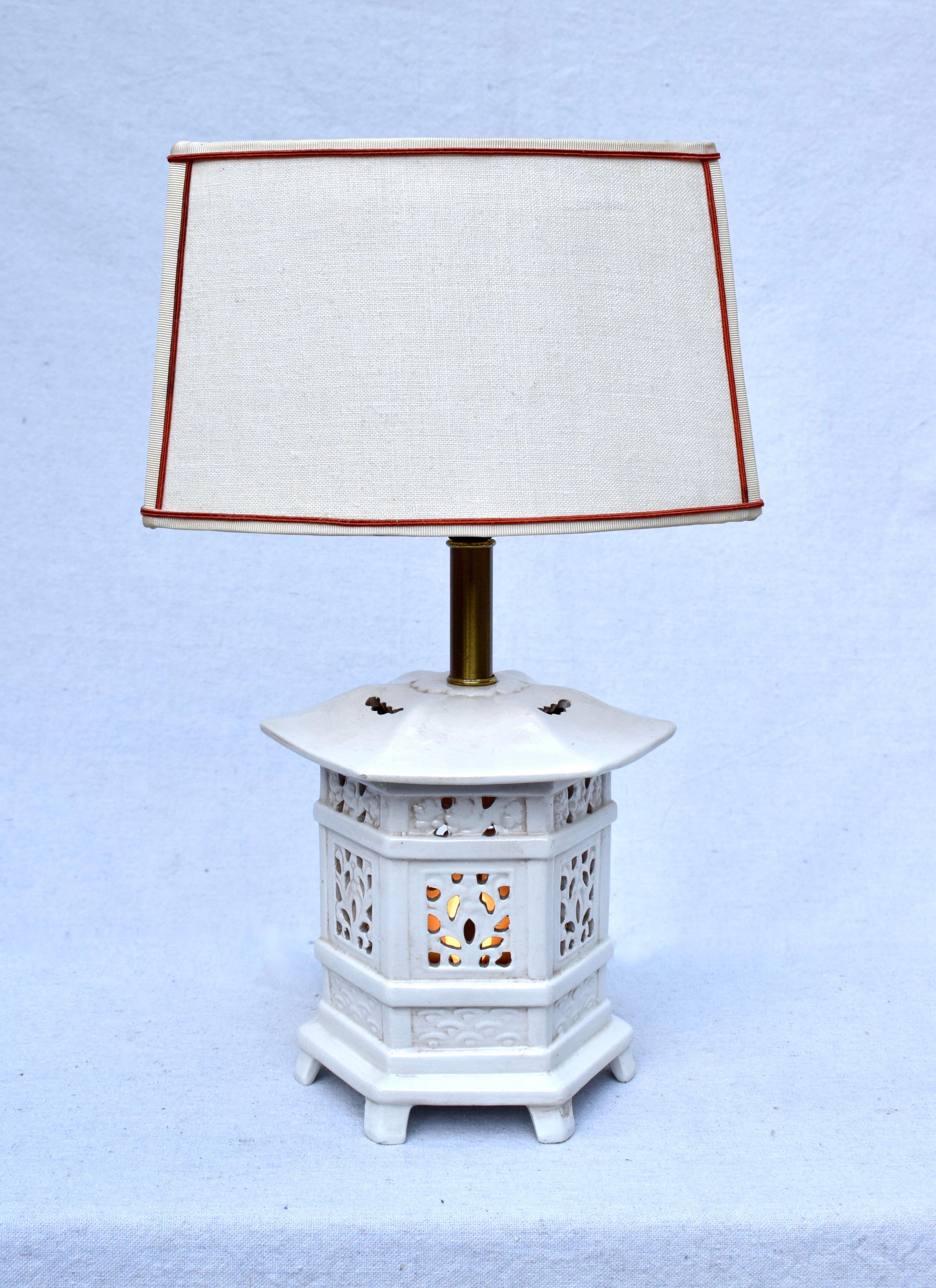 20th Century Vintage Chinoiserie Pierced Pagoda Table Lamps, Pair