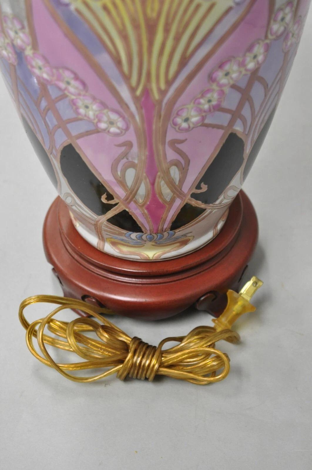 Lampada da tavolo vintage in porcellana smaltata rosa Chinoiserie Art of Vintage in vendita 2