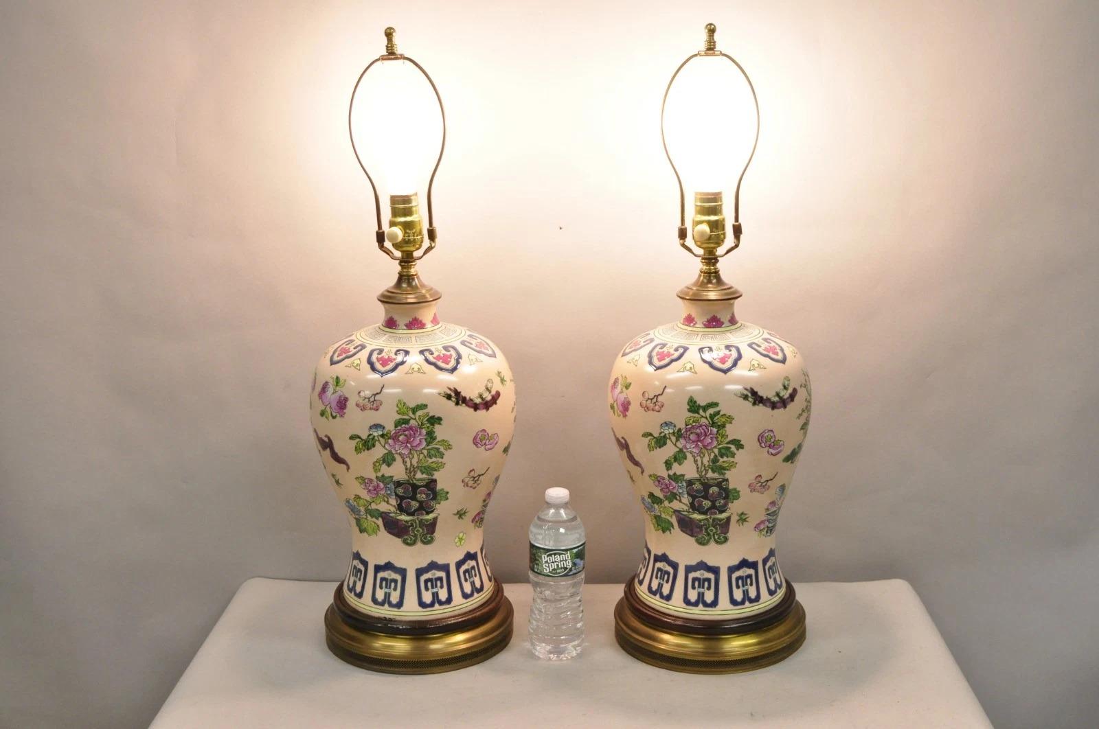 Lampada da tavolo in porcellana rosa Chinoiserie d'epoca con vaso di zenzero Jardinière - una coppia. Circa alla fine del XX secolo. Misure: 29