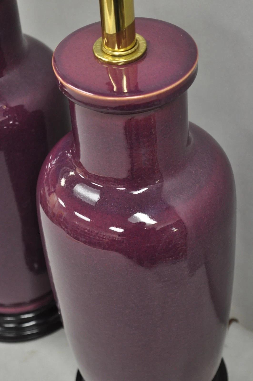 Lampade da tavolo Jardiniere in ceramica porcellanata vintage Chinoiserie Plum Purple - coppia In condizioni buone in vendita a Philadelphia, PA