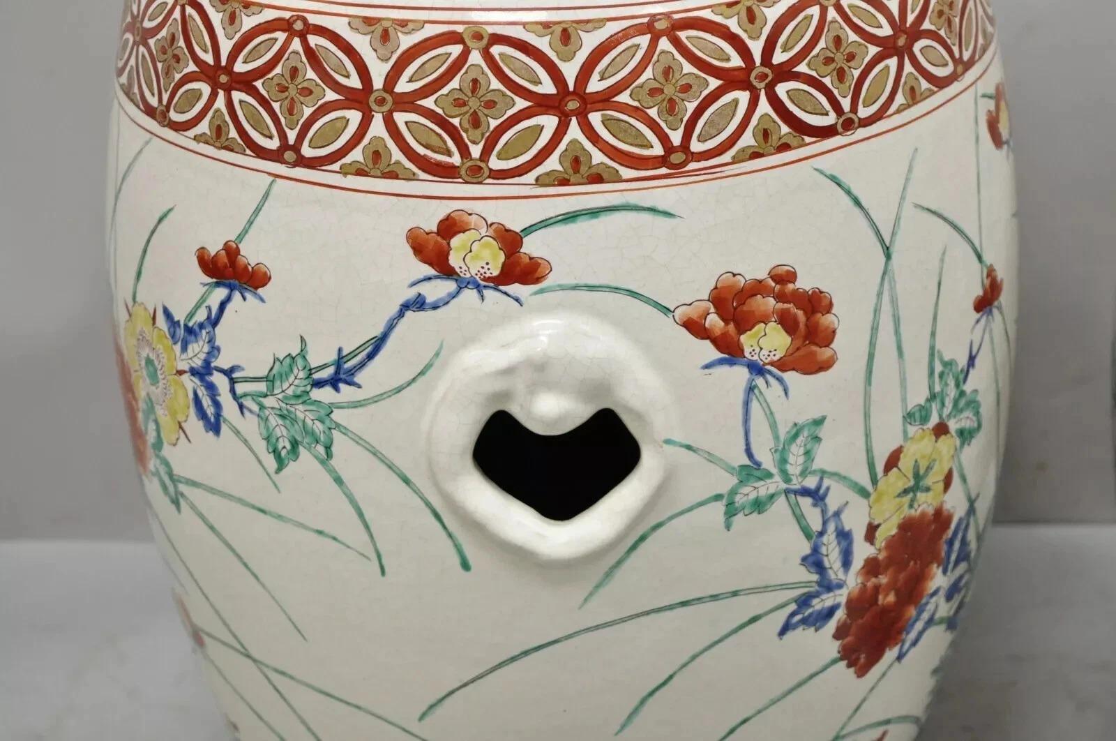 Sgabello da giardino cinese rosso blu in porcellana di Chinoiserie d'epoca, una coppia in vendita 4