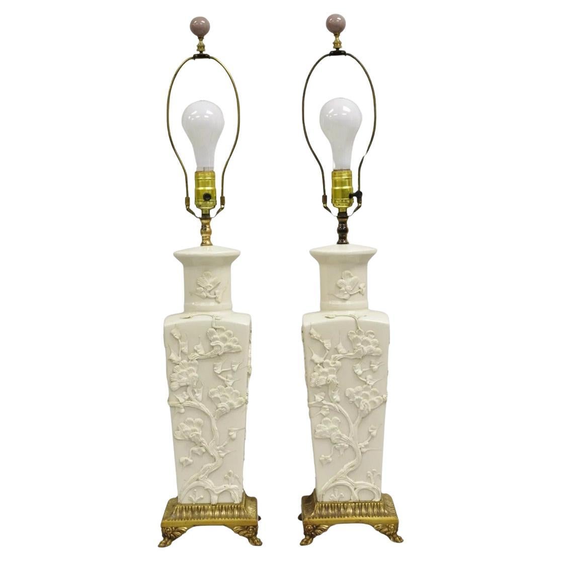 Lampada da tavolo Blanc De Chine d'epoca in porcellana Chinoiserie "Cherry Blossom" - Coppia