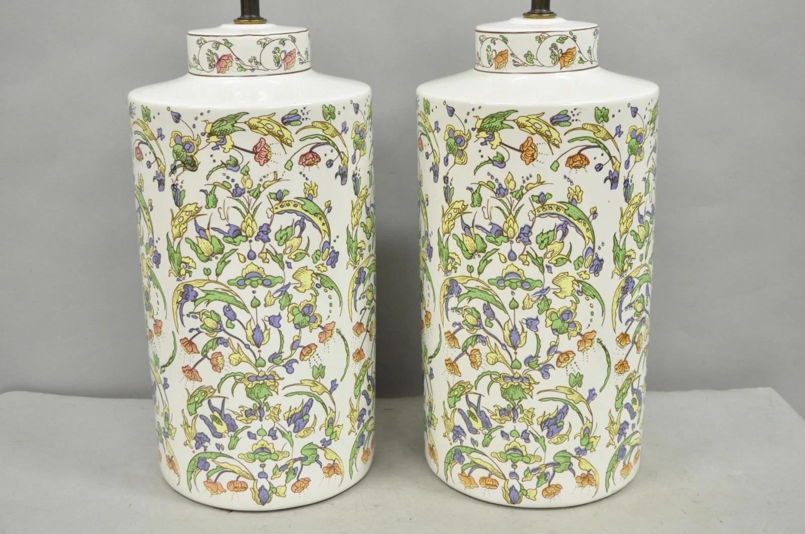 Cineserie Lampada da tavolo cinese in porcellana di Chinoiserie d'epoca con barattolo di zenzero e fiori orientali. in vendita
