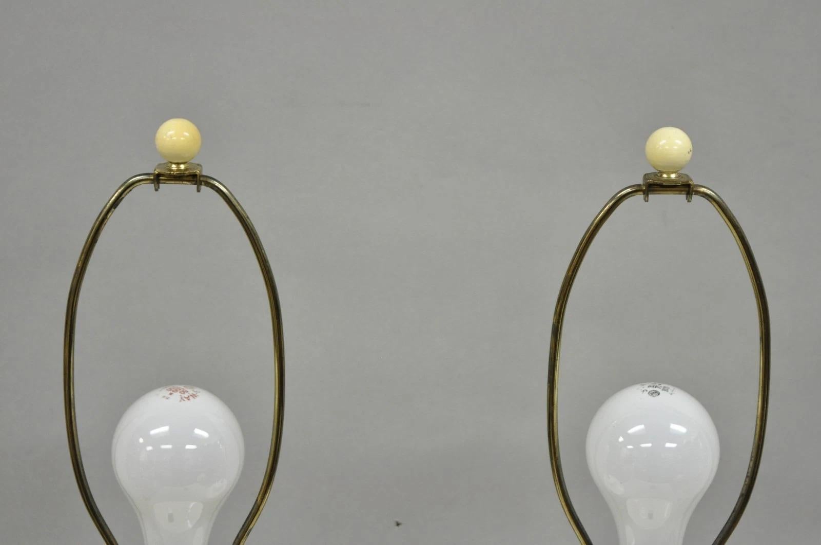 XX secolo Lampada da tavolo cinese in porcellana di Chinoiserie d'epoca con barattolo di zenzero e fiori orientali. in vendita