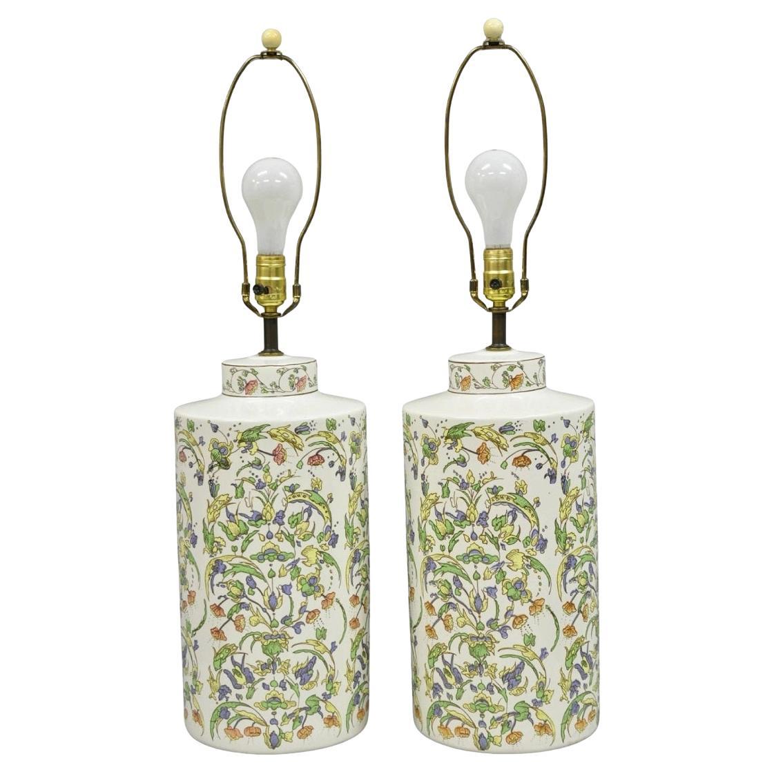 Paire de lampes de table orientales en porcelaine chinoise de Chinoiserie à pot de gingembre floral