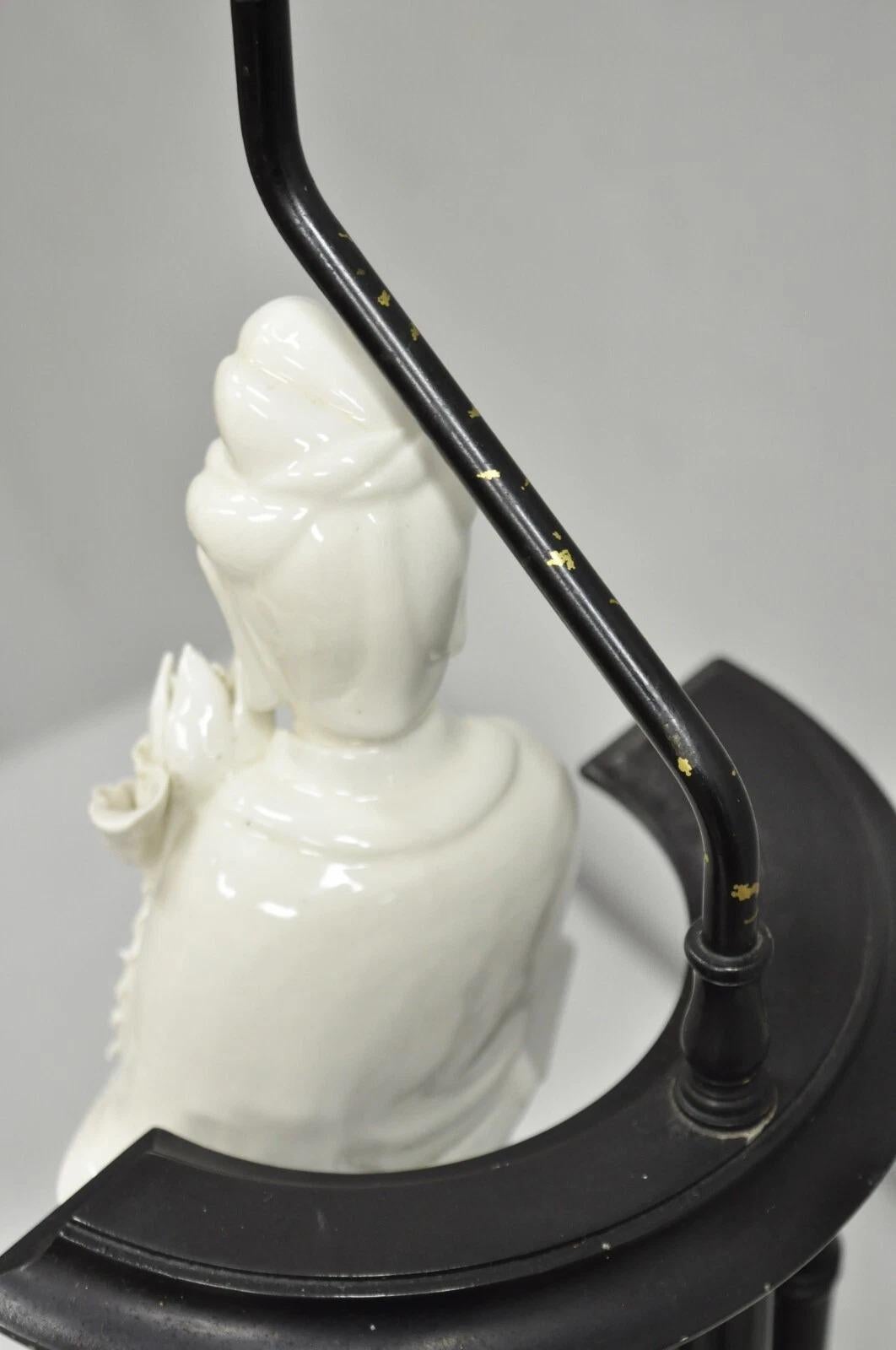 Lampe de table Vintage Chinoiserie Porcelaine Figure Guanyin Blanc de Chine en vente 5