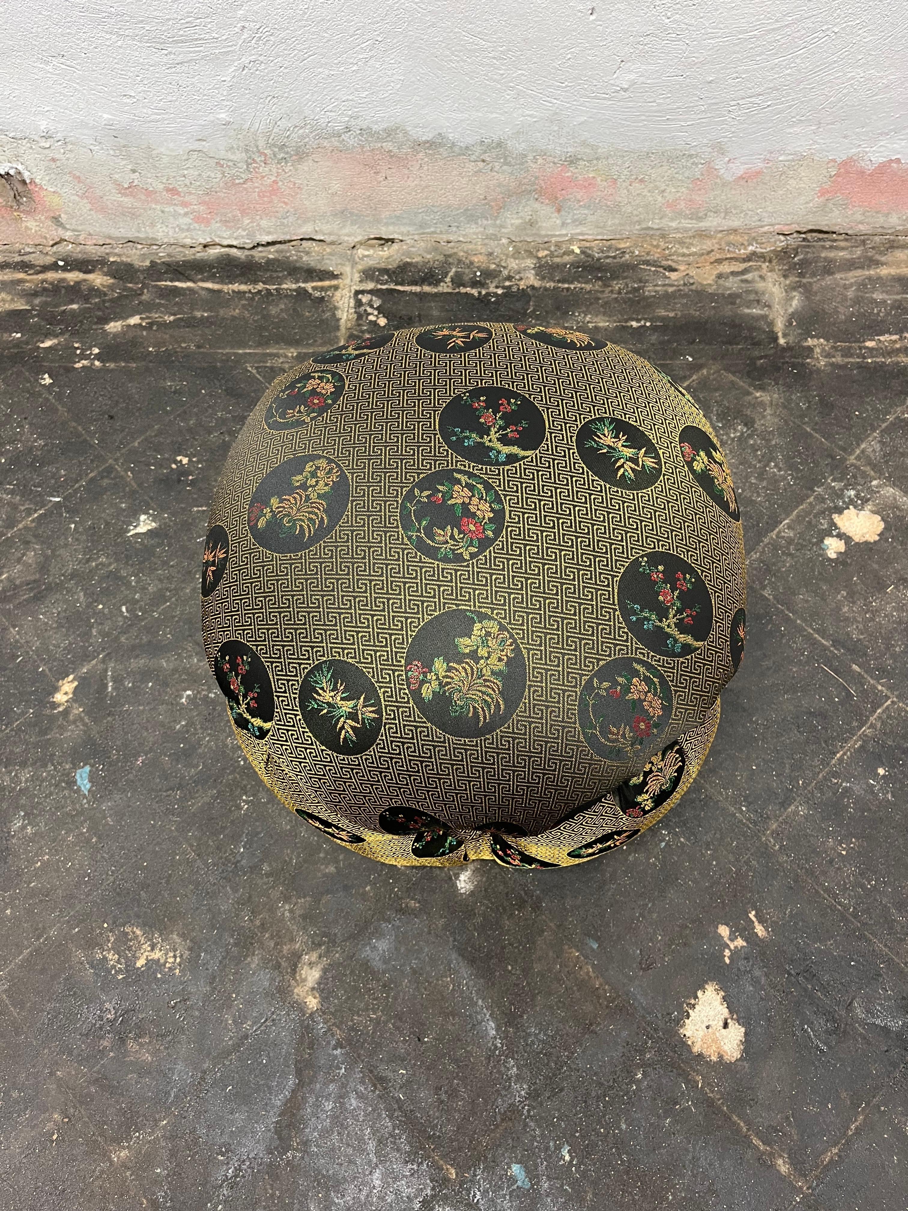 Unique button tufted Chinoiserie ottoman with beautiful Asian motif. 
