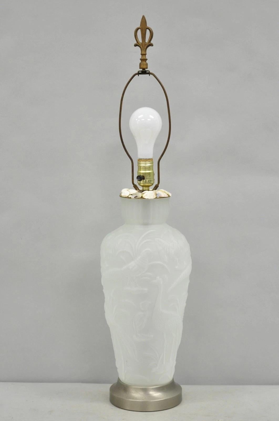 Lámpara de Sobremesa Art Nouveau Vintage Chinoiserie Pájaros Tropicales de Cristal Satinado Levantado en venta 6