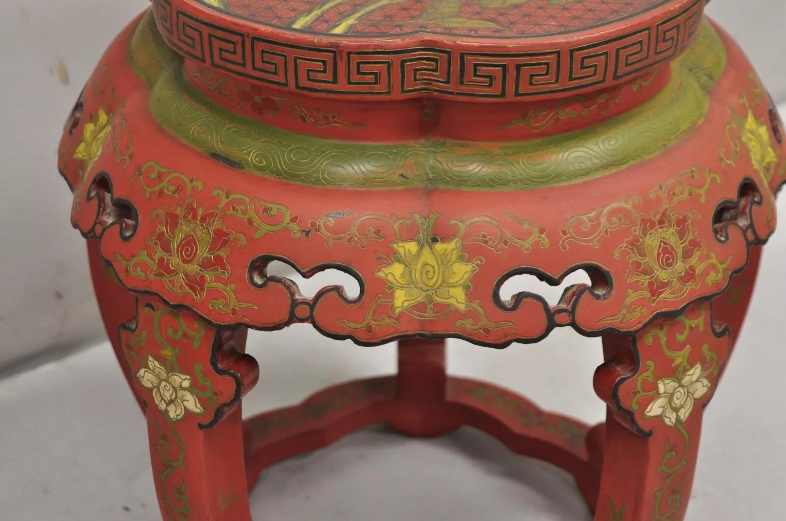 Tabouret de tambour chinois vintage laqué rouge avec oiseaux et fleurs peints à la main Bon état - En vente à Philadelphia, PA