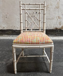 Vintage Chinoiserie Stil Faux Bambus Akzent, Schreibtisch oder Vanity Stuhl c. 1970s