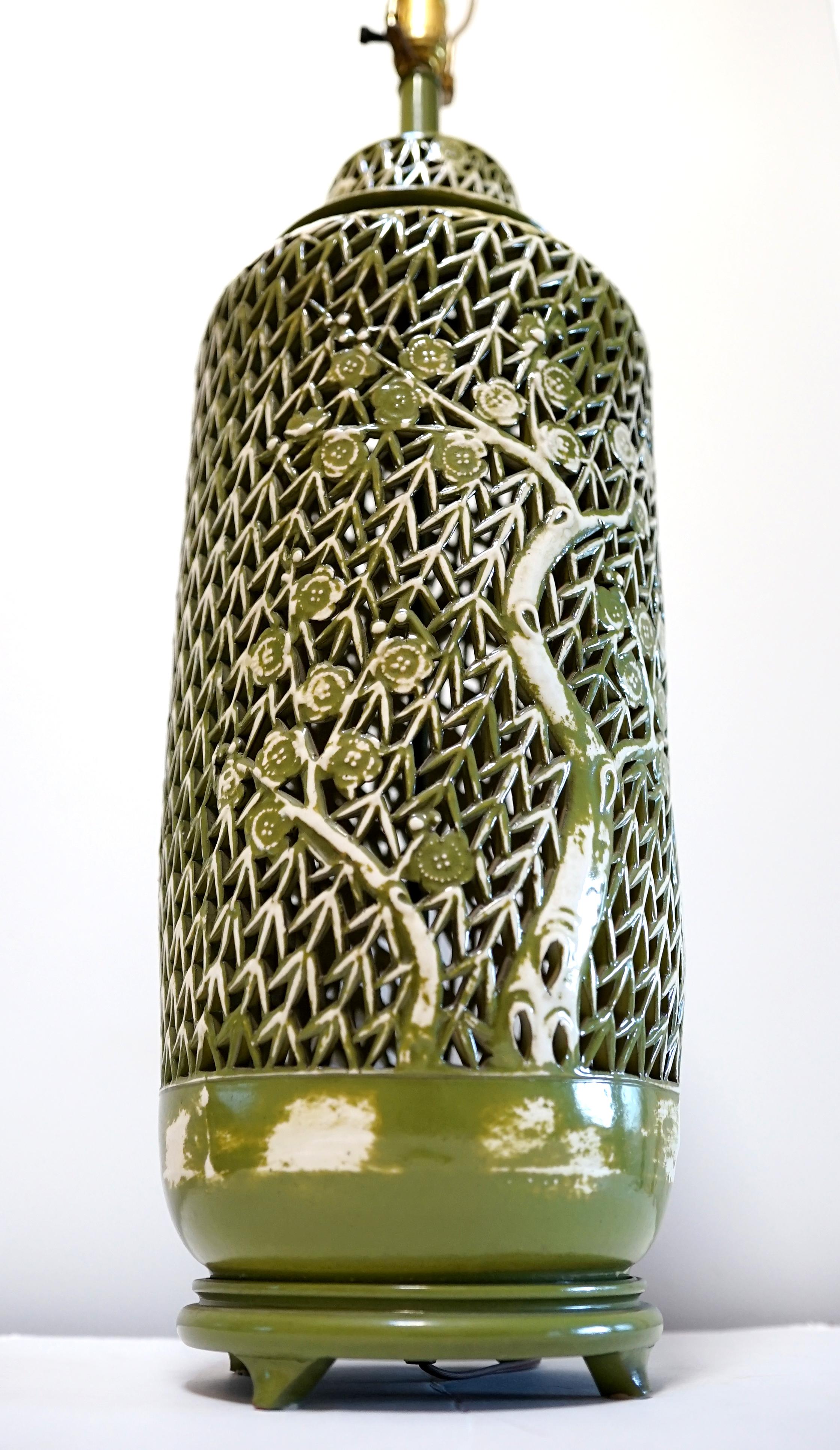 Vintage Chinoiserie Style Olive Green, White Rare Pierced Monumental Table Lamp For Sale 5