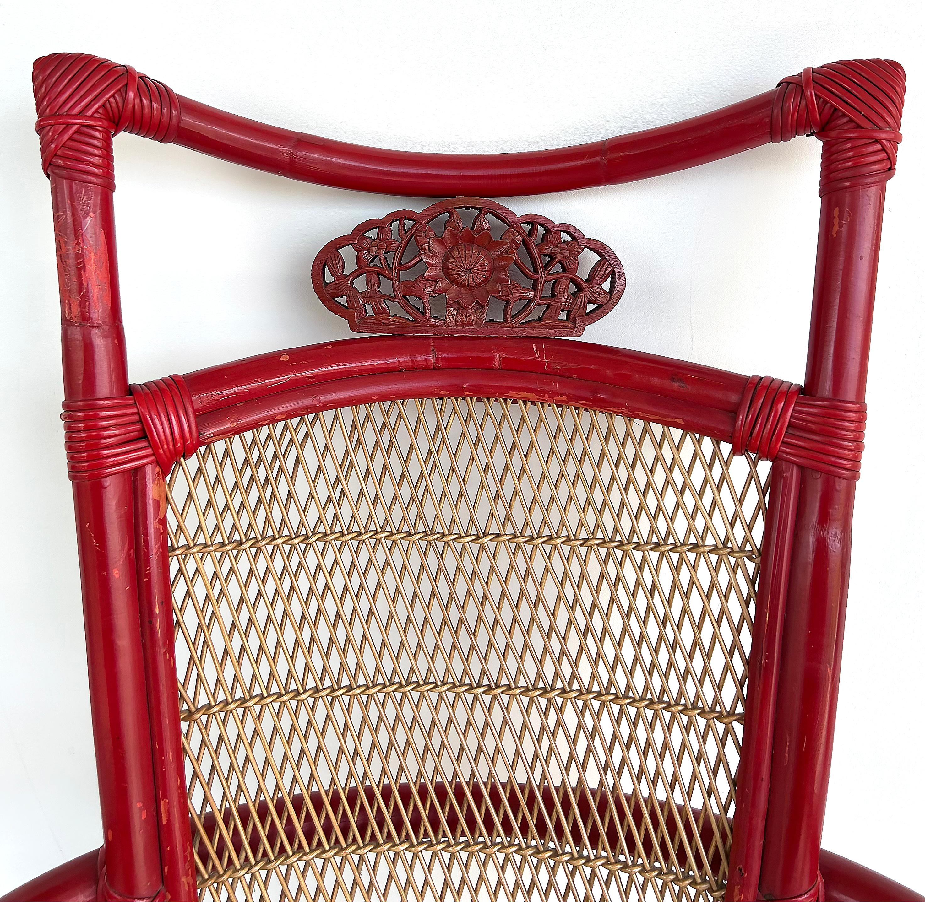 Vintage Chinoiserie Style Rot lackierter Rattansessel mit gepolstertem Sitz im Angebot 6