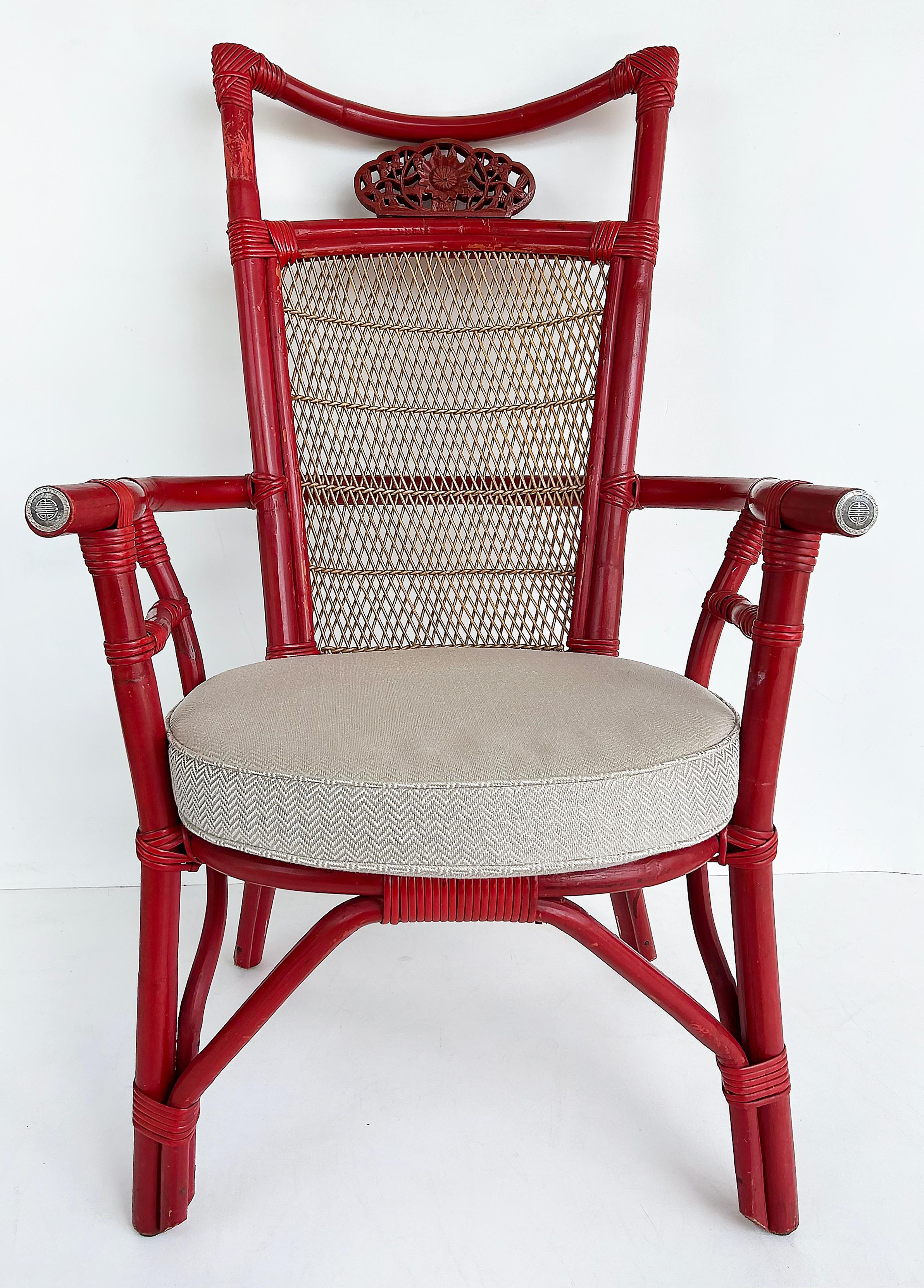 Vintage Chinoiserie Style Rot lackierter Rattansessel mit gepolstertem Sitz im Angebot 4