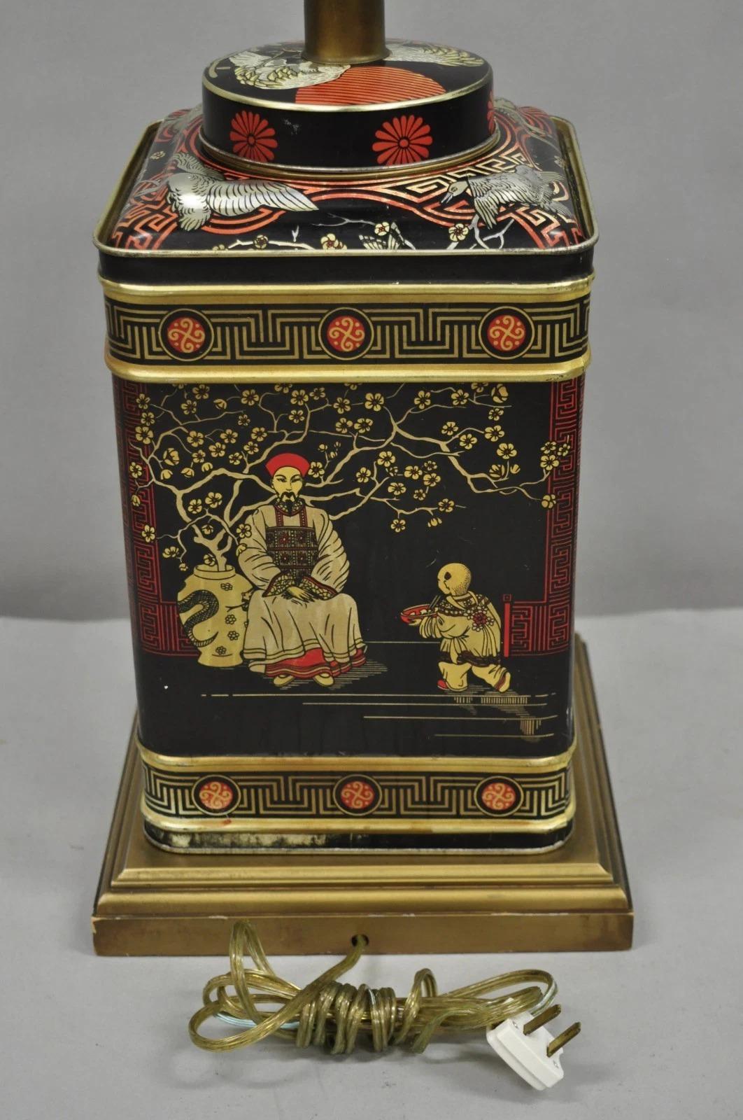 Lámparas de sobremesa inglesas cuadradas de metal Tole de la Chinoiserie de la vendimia - un par en venta 4