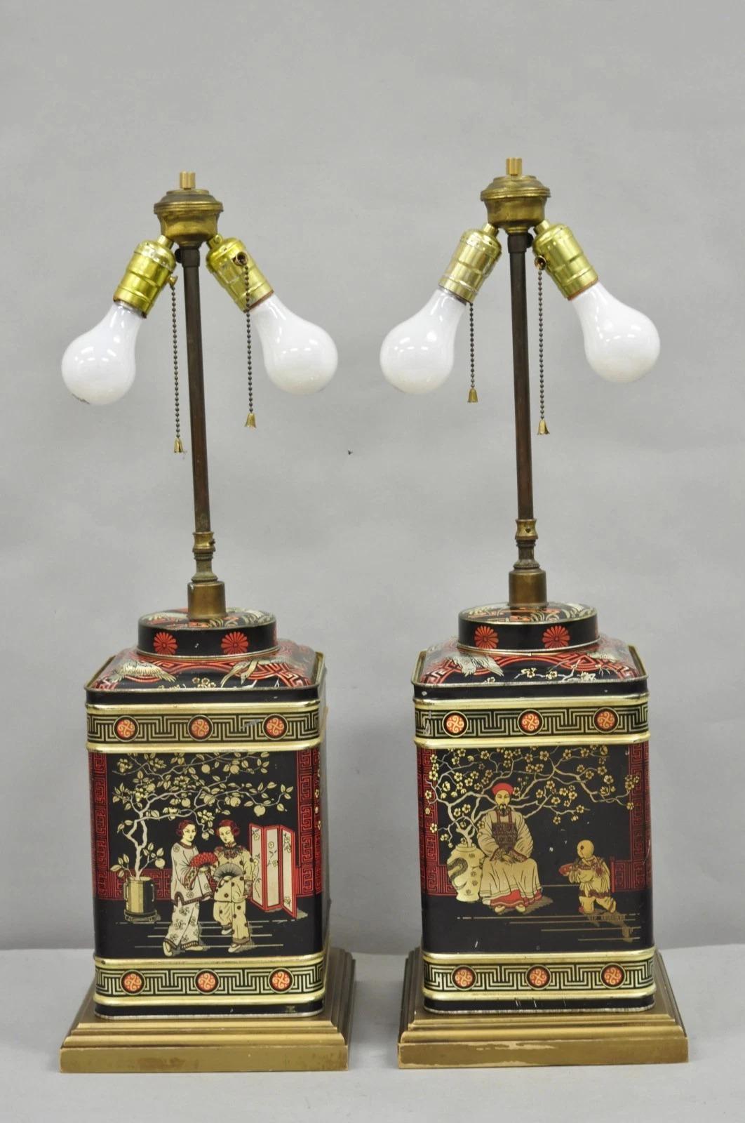 Lámparas de sobremesa inglesas cuadradas de metal Tole de la Chinoiserie de la vendimia - un par en venta 6