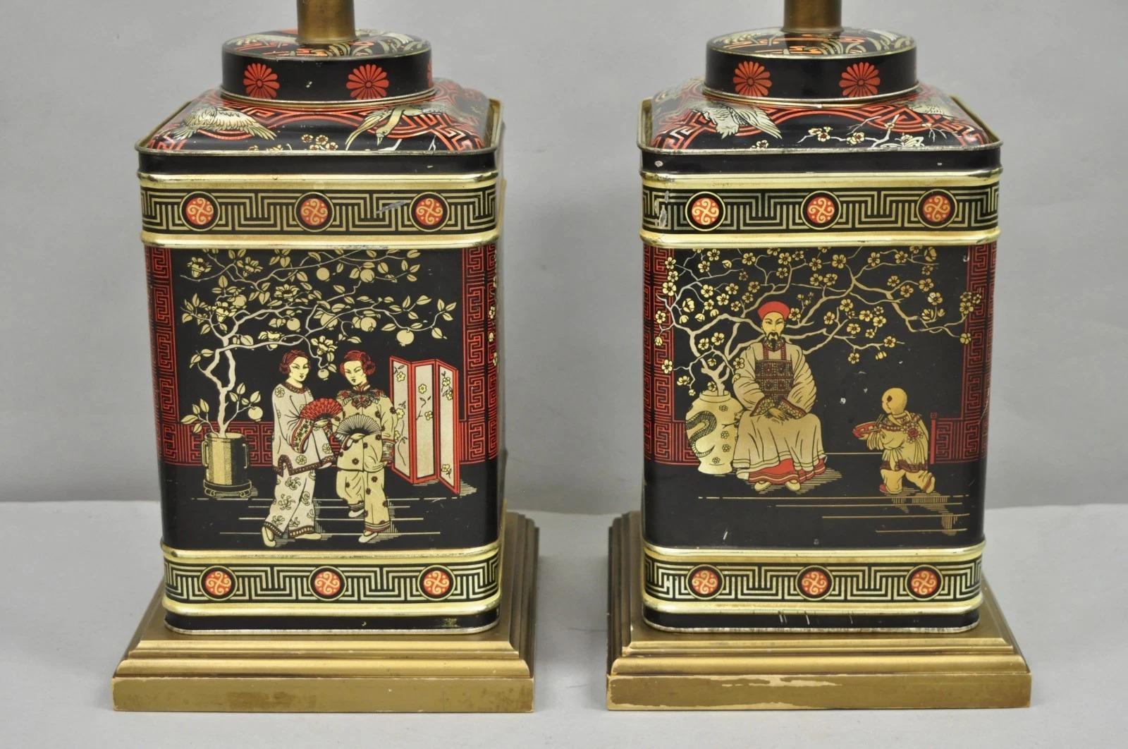 Lámparas de sobremesa inglesas cuadradas de metal Tole de la Chinoiserie de la vendimia - un par Desconocido en venta