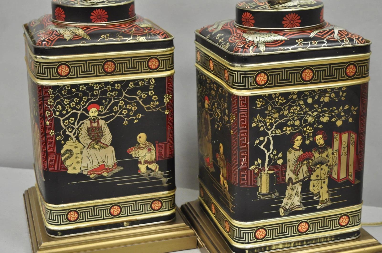 Lámparas de sobremesa inglesas cuadradas de metal Tole de la Chinoiserie de la vendimia - un par Metal en venta
