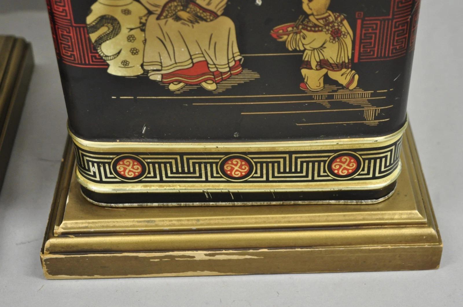 Lámparas de sobremesa inglesas cuadradas de metal Tole de la Chinoiserie de la vendimia - un par en venta 3