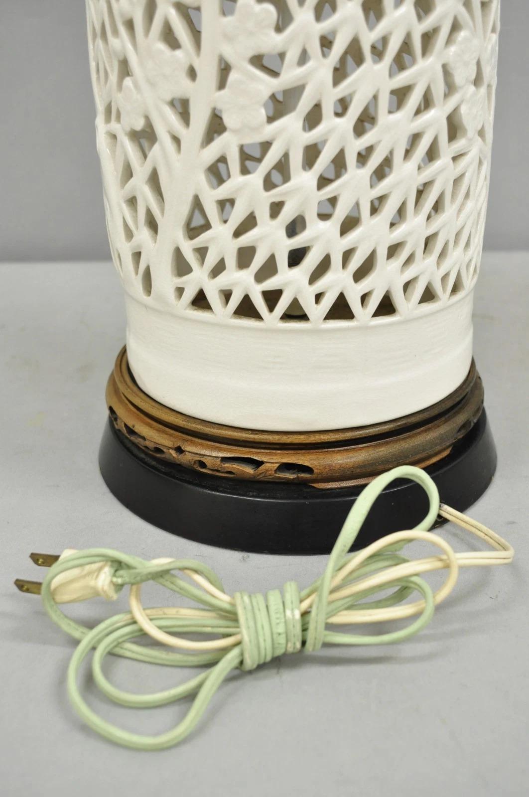Vintage Chinoiserie White Porcelain Fretwork Cherry Blossom Tree Table Lamp For Sale 5