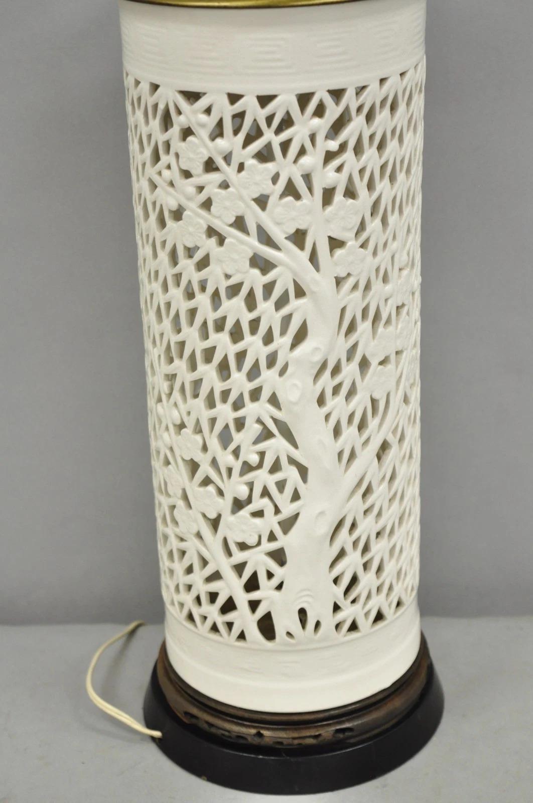 Vintage Chinoiserie White Porcelain Fretwork Cherry Blossom Tree Table Lamp For Sale 7