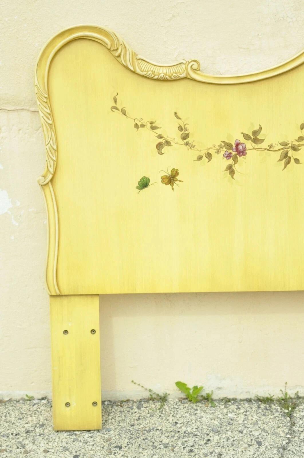 Cabecero de cama King Size Vintage Chinoiserie Pintado Amarillo by Union National siglo XX en venta