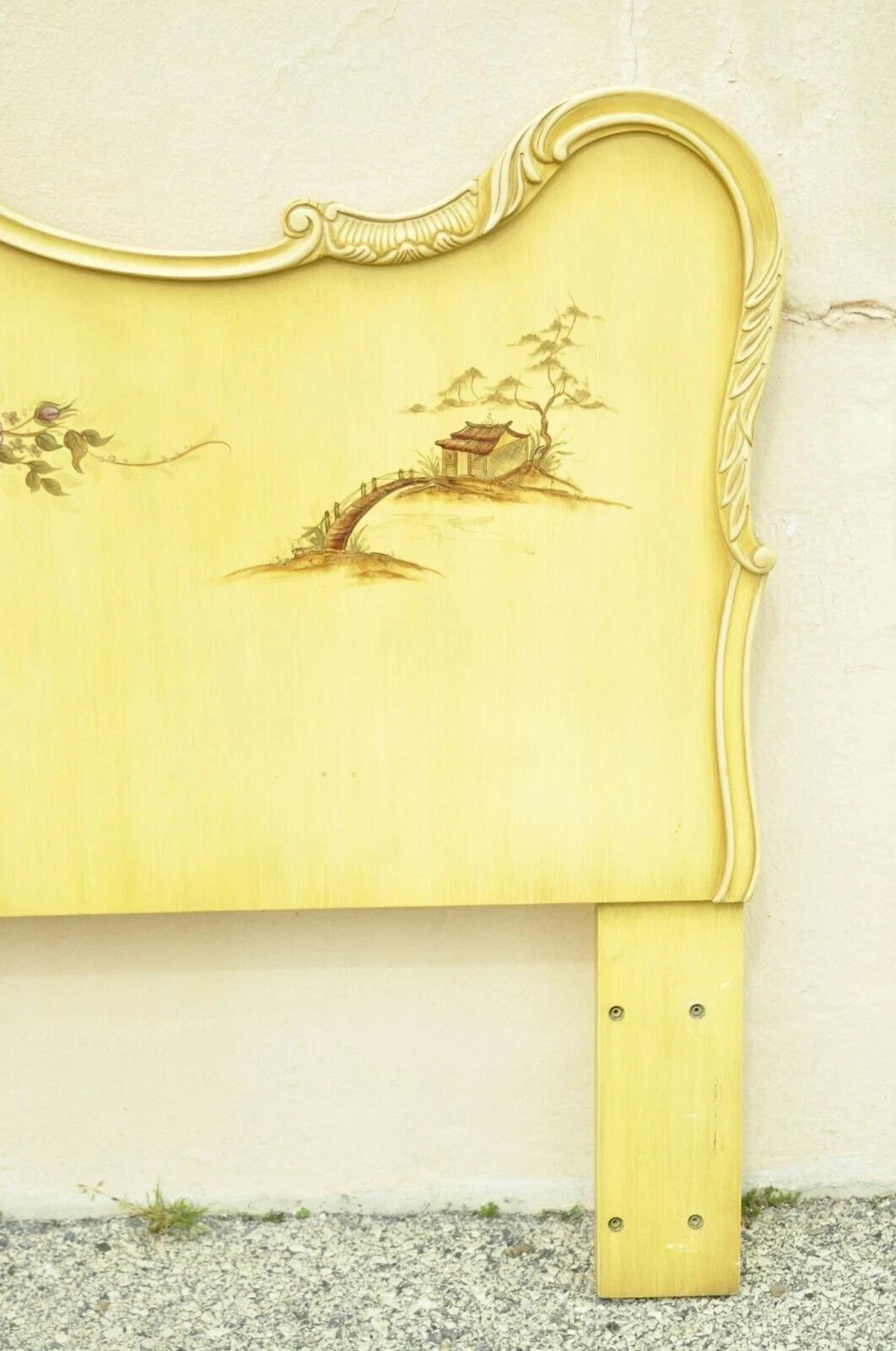Cabecero de cama King Size Vintage Chinoiserie Pintado Amarillo by Union National en venta 3