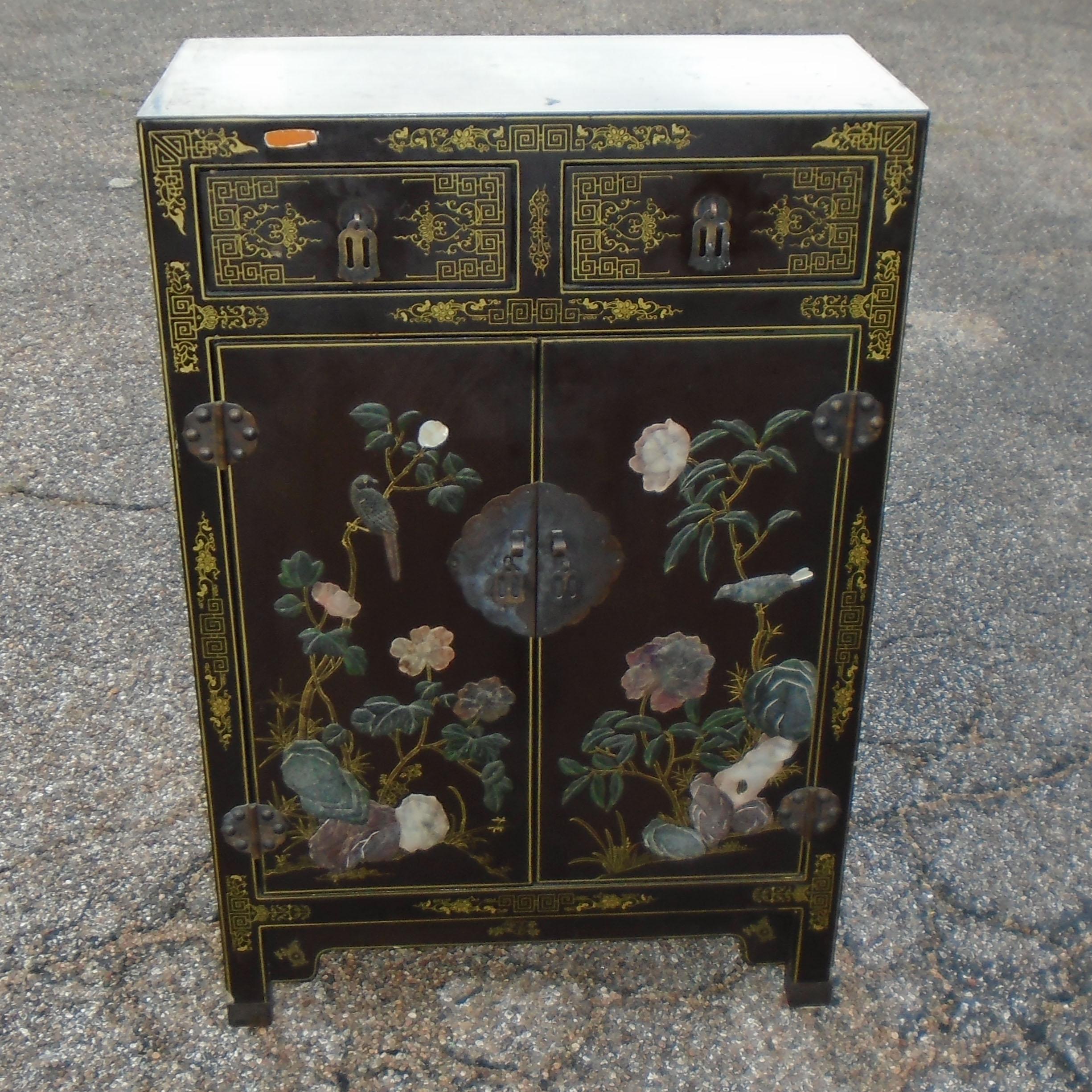Chinoiserie Vintage Chinosarie Lacquered Wood Small Cabinet