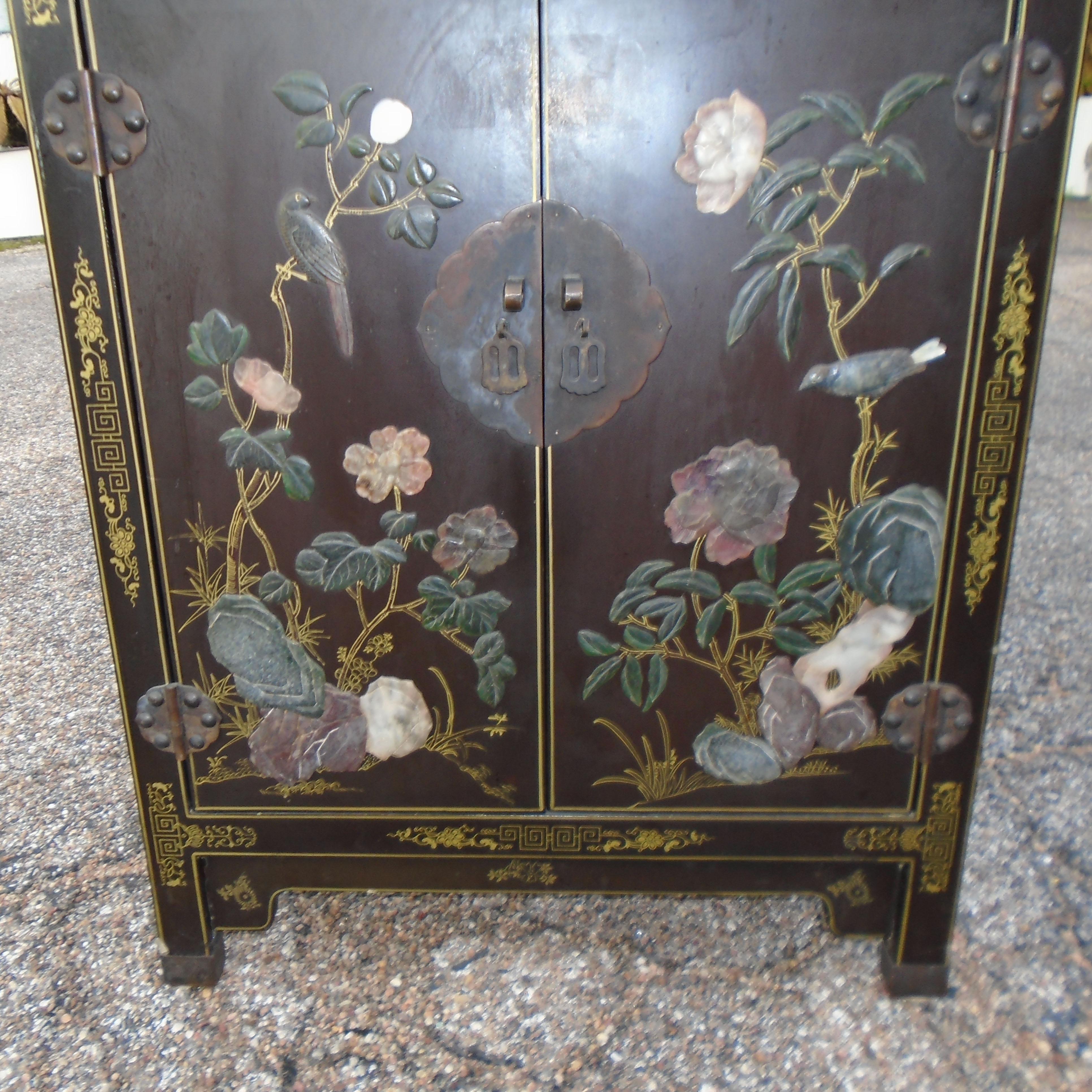 Vintage Chinosarie Lacquered Wood Small Cabinet 2
