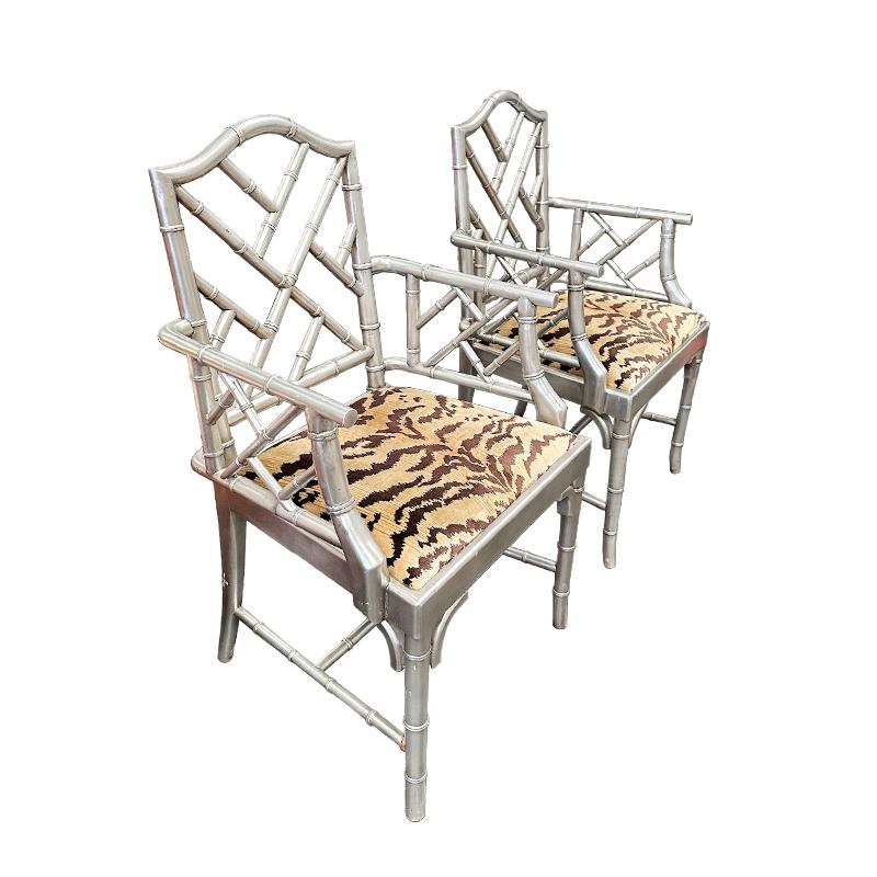 Pareja de Sillones Chippendale Vintage Regencia de Hollywood en venta