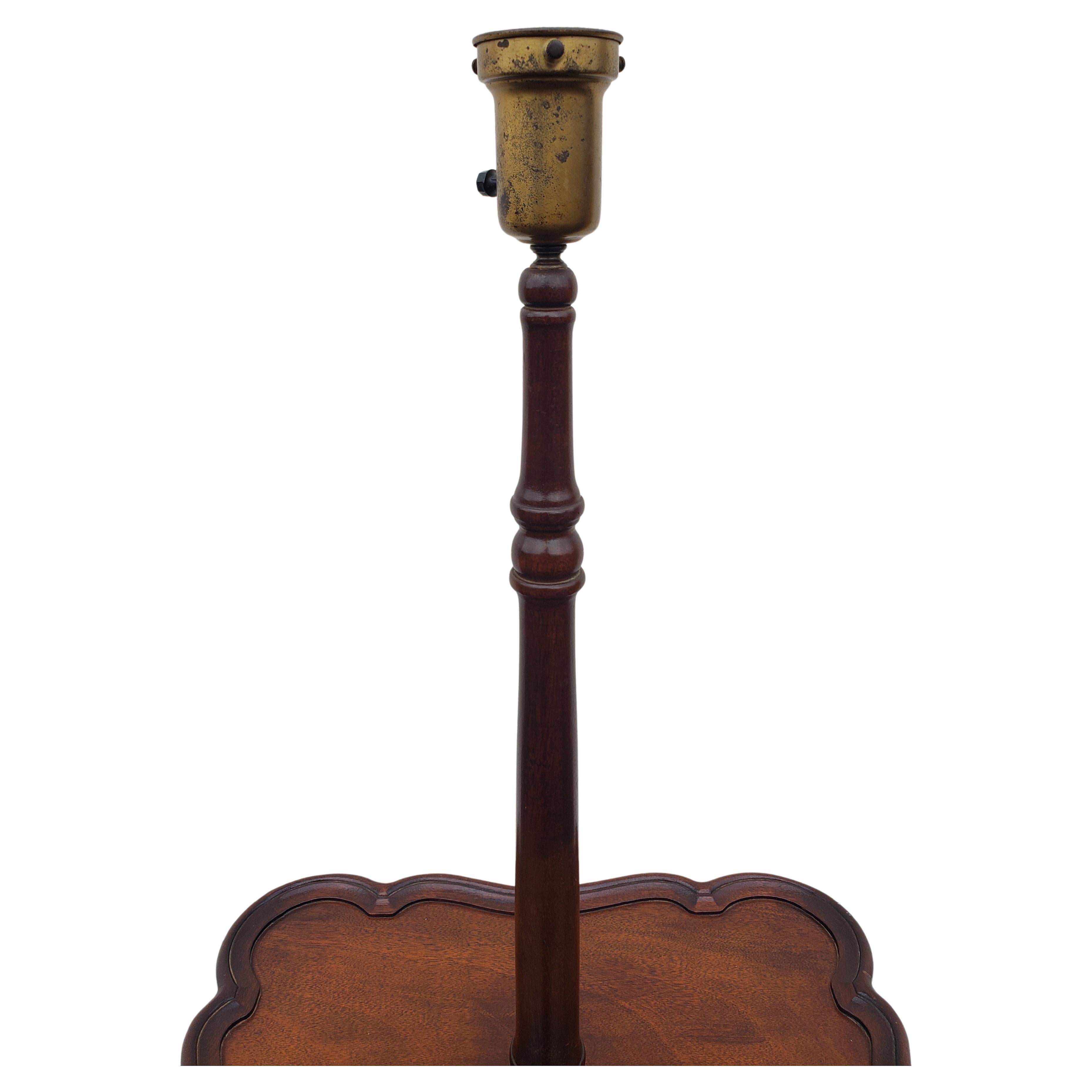 Hand-Carved Vintage Chippendale Mahogany Torchiere Floor Lamp Table, Circa 1940s