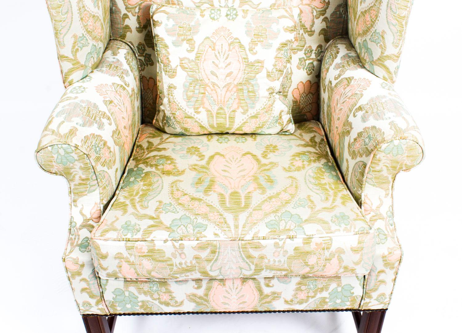 Vintage Chippendale Revival Wingback Chair Sessel:: 20. Jahrhundert (Ende des 20. Jahrhunderts)