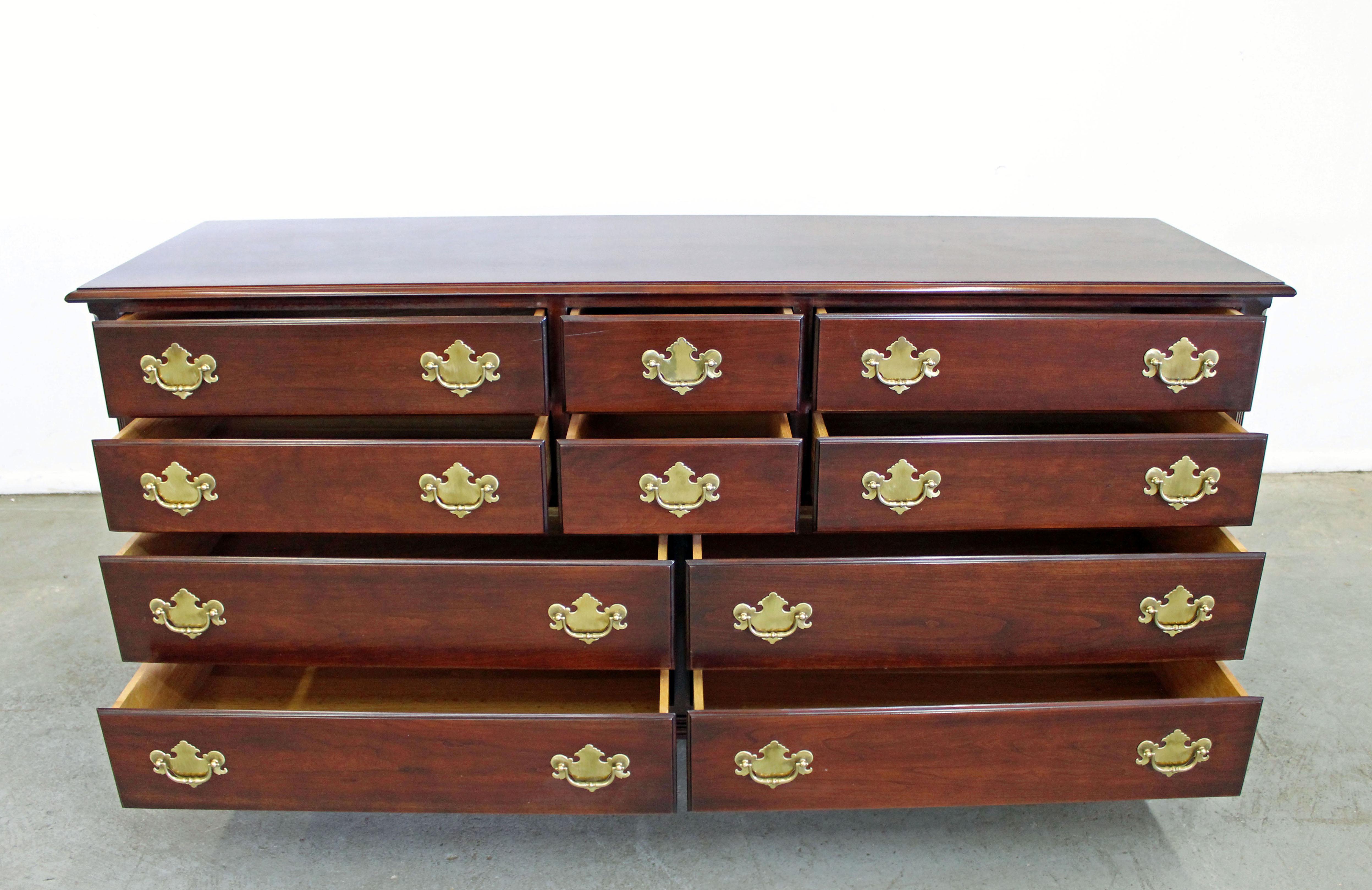 Vintage Chippendale Statton Old Town Cherry Dresser In Good Condition In Wilmington, DE
