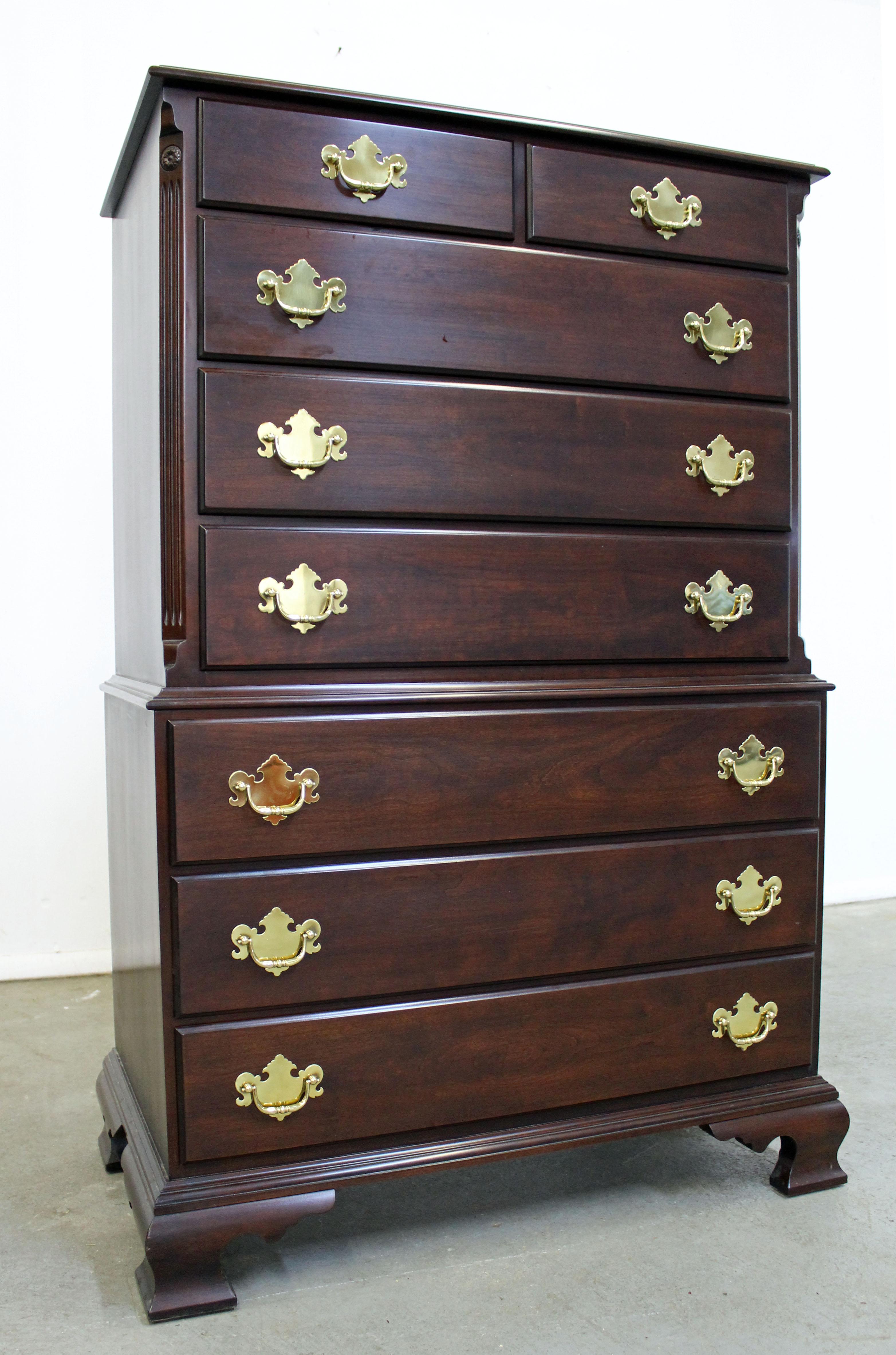 Offered is a Chippendale cherry dresser by Statton Old Town. Features 8 dovetailed drawers with gold tone pulls. It is in good condition, shows some signs of wear (age wear, surface scratches- see photos), but nothing overly noticeable. It is signed