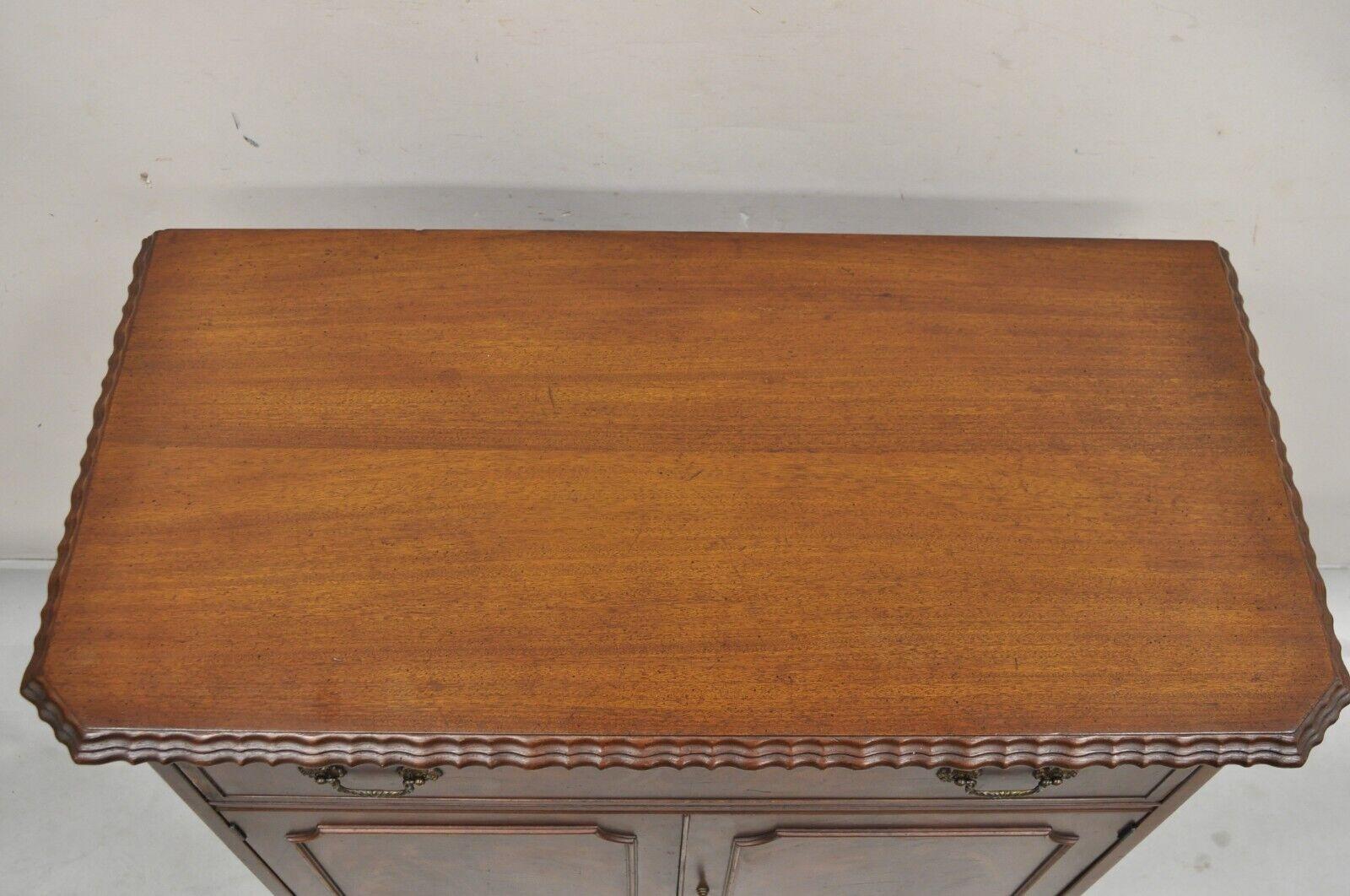 Vintage Chippendale Style Carved Mahogany Server Buffet with Bar Interior In Good Condition For Sale In Philadelphia, PA