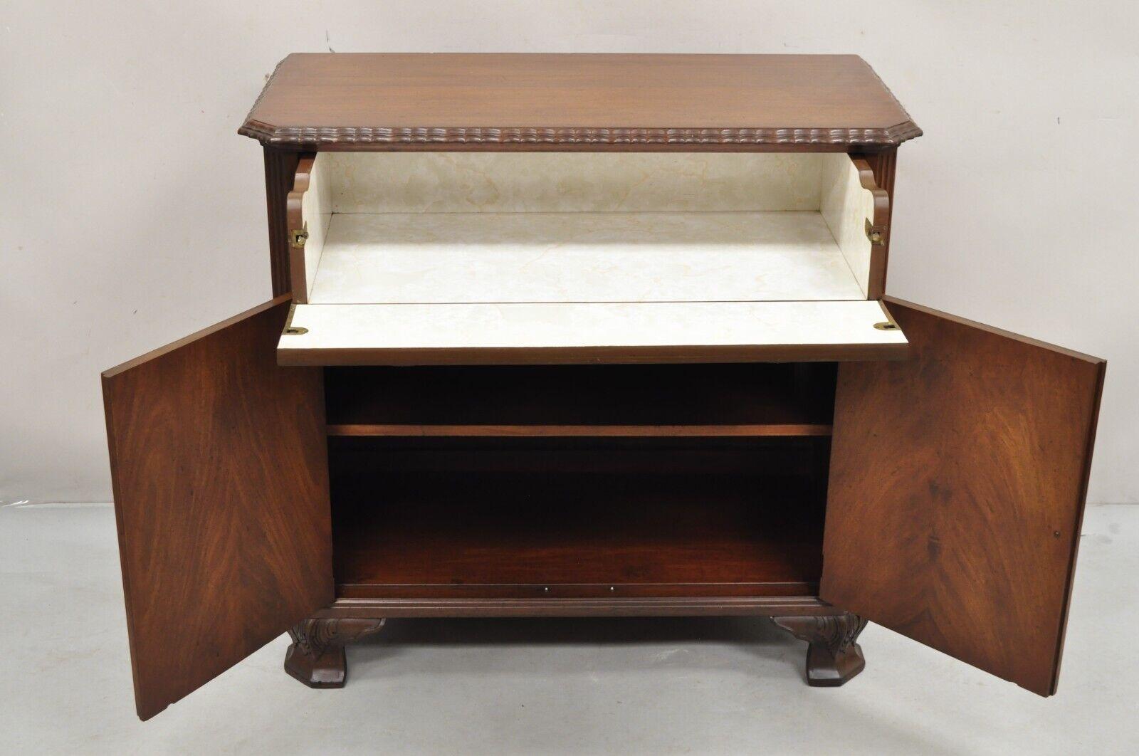 20th Century Vintage Chippendale Style Carved Mahogany Server Buffet with Bar Interior For Sale
