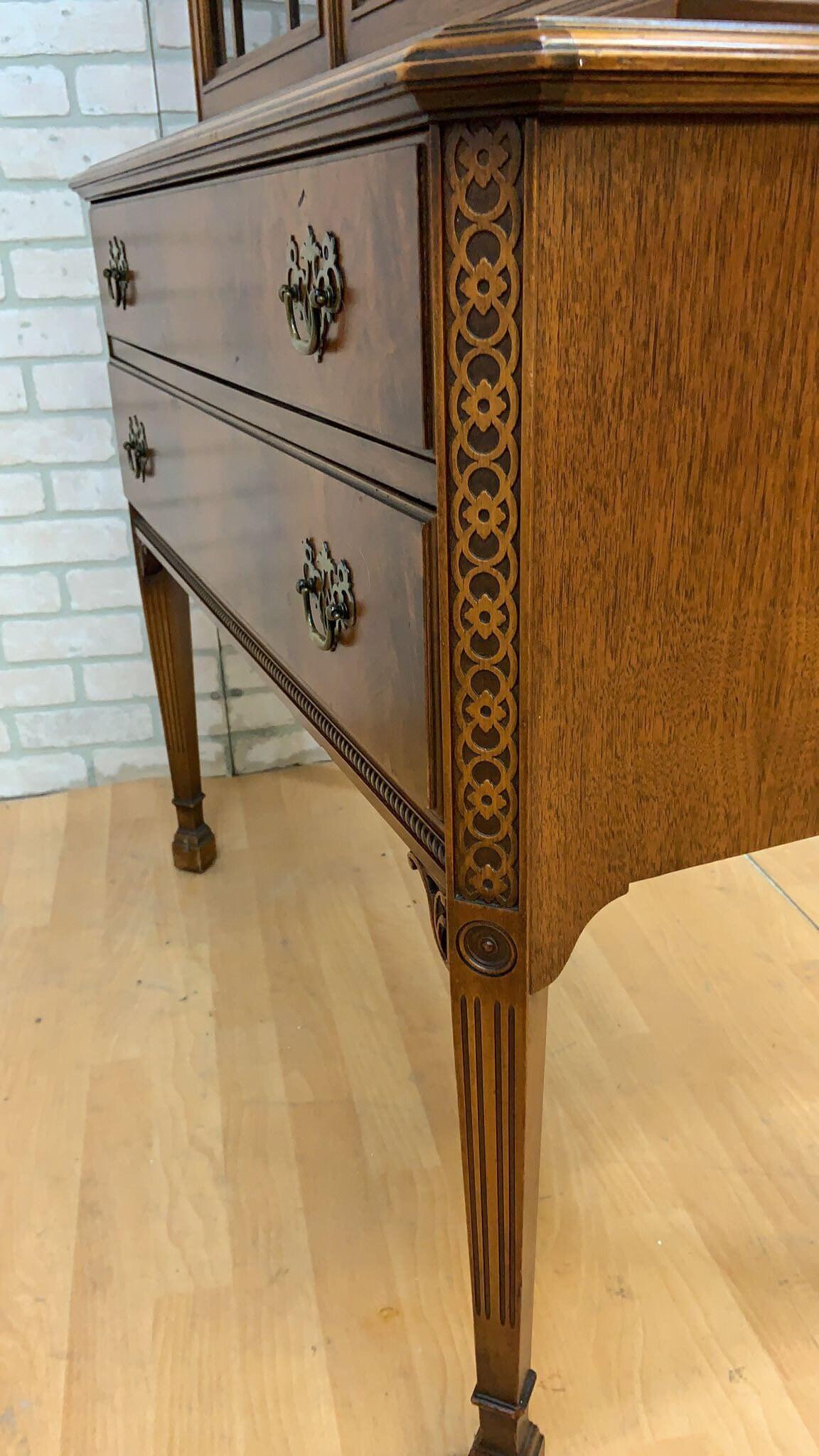 Vintage Chippendale Style Flame Mahogany Display Cabinet/Bookcase For Sale 2