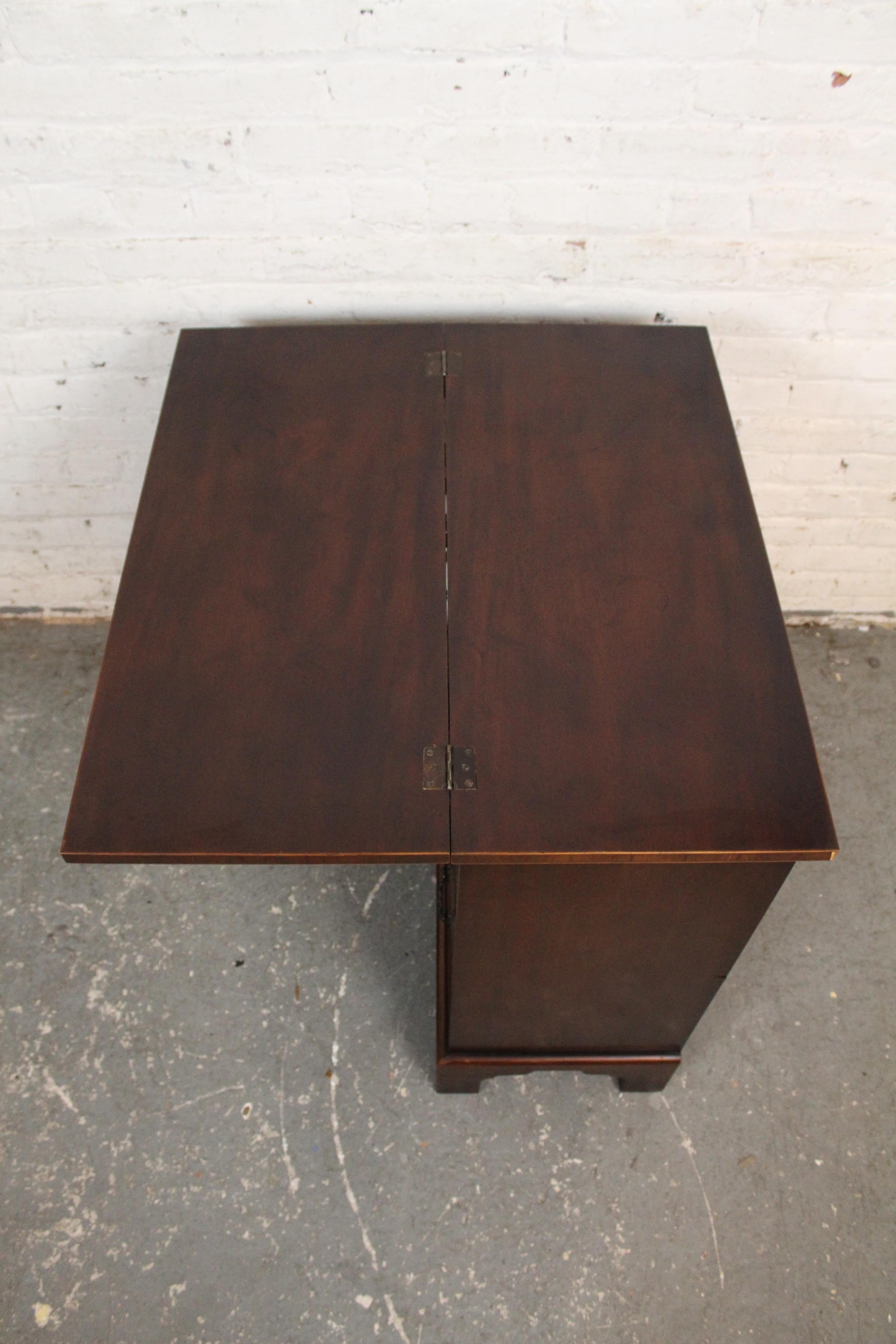 Vintage Chippendale Style Flip-Top Dresser by Baker Furniture For Sale 3