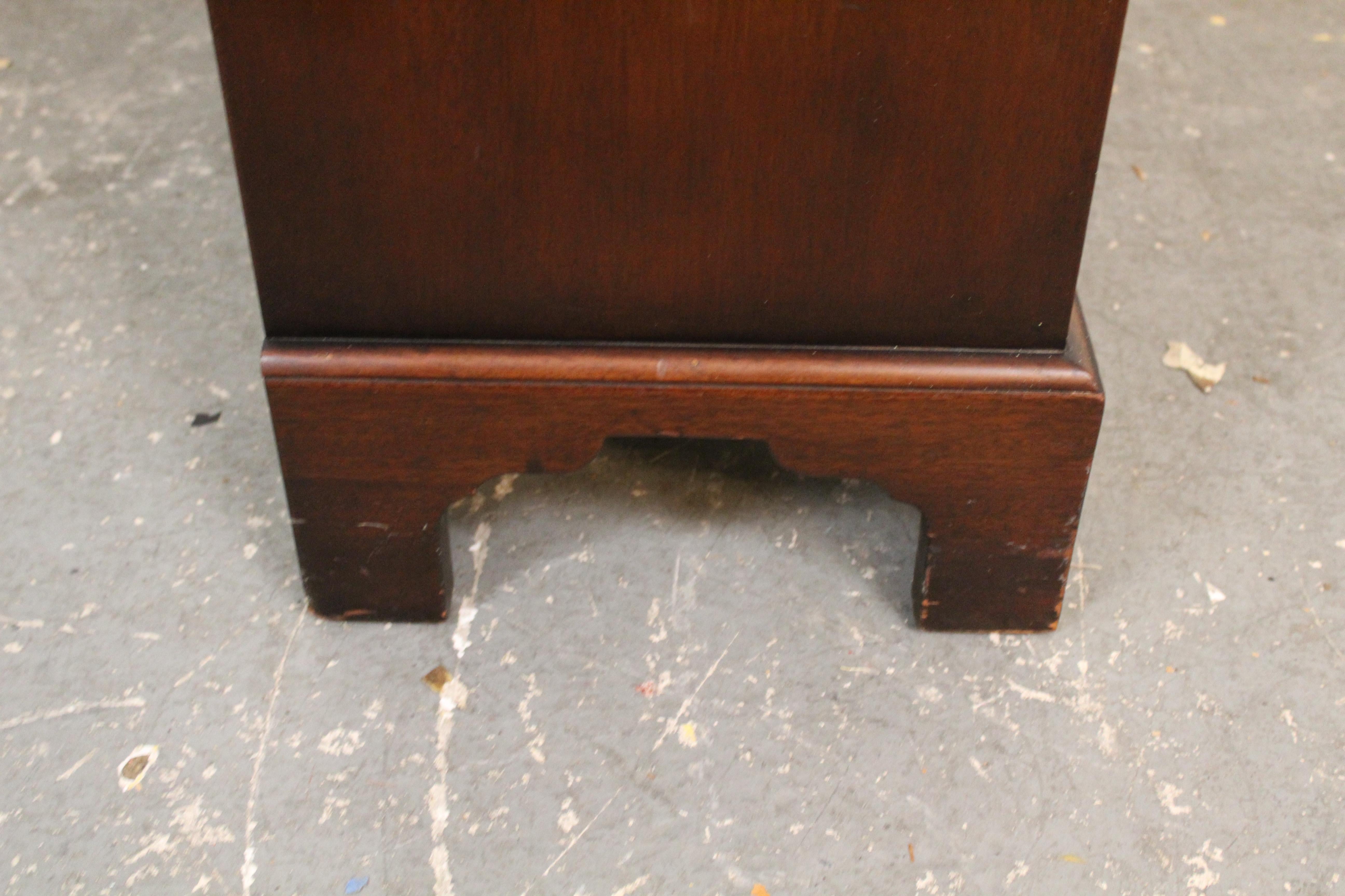 Vintage Chippendale Style Flip-Top Dresser by Baker Furniture For Sale 4