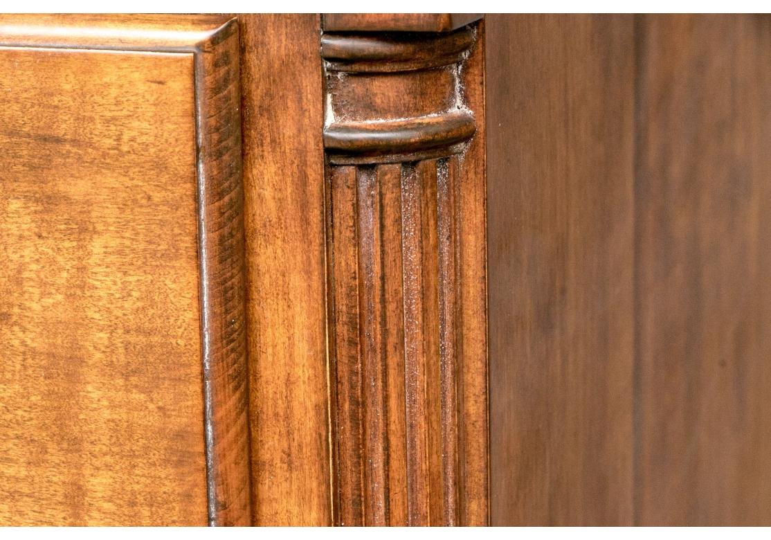 Cassettiera graduata in stile Chippendale vintage in vendita 5