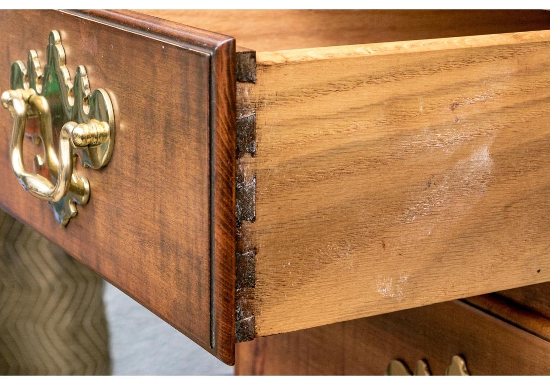 Cassettiera graduata in stile Chippendale vintage in vendita 2