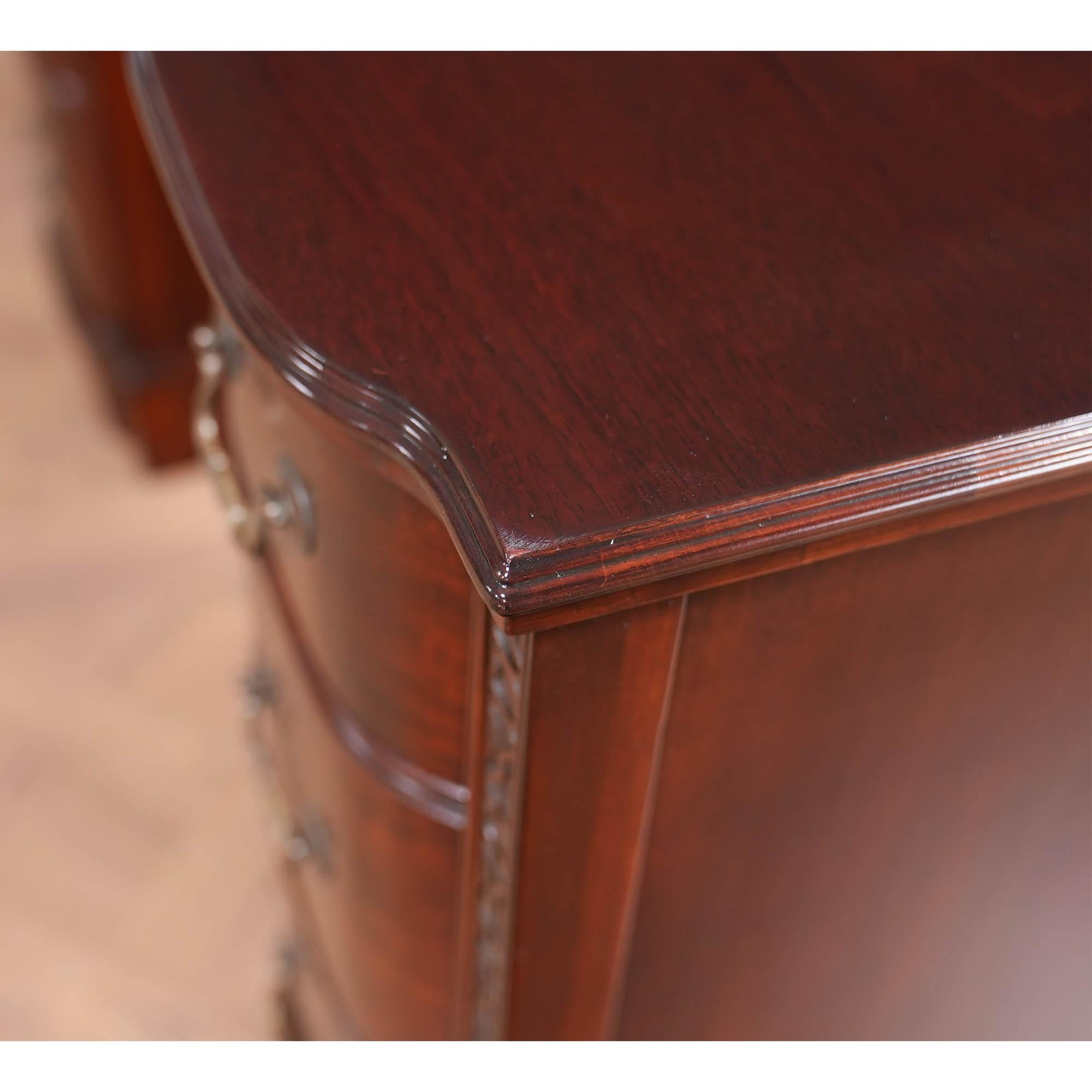 Scrivania in mogano stile Chippendale d'epoca in vendita 6