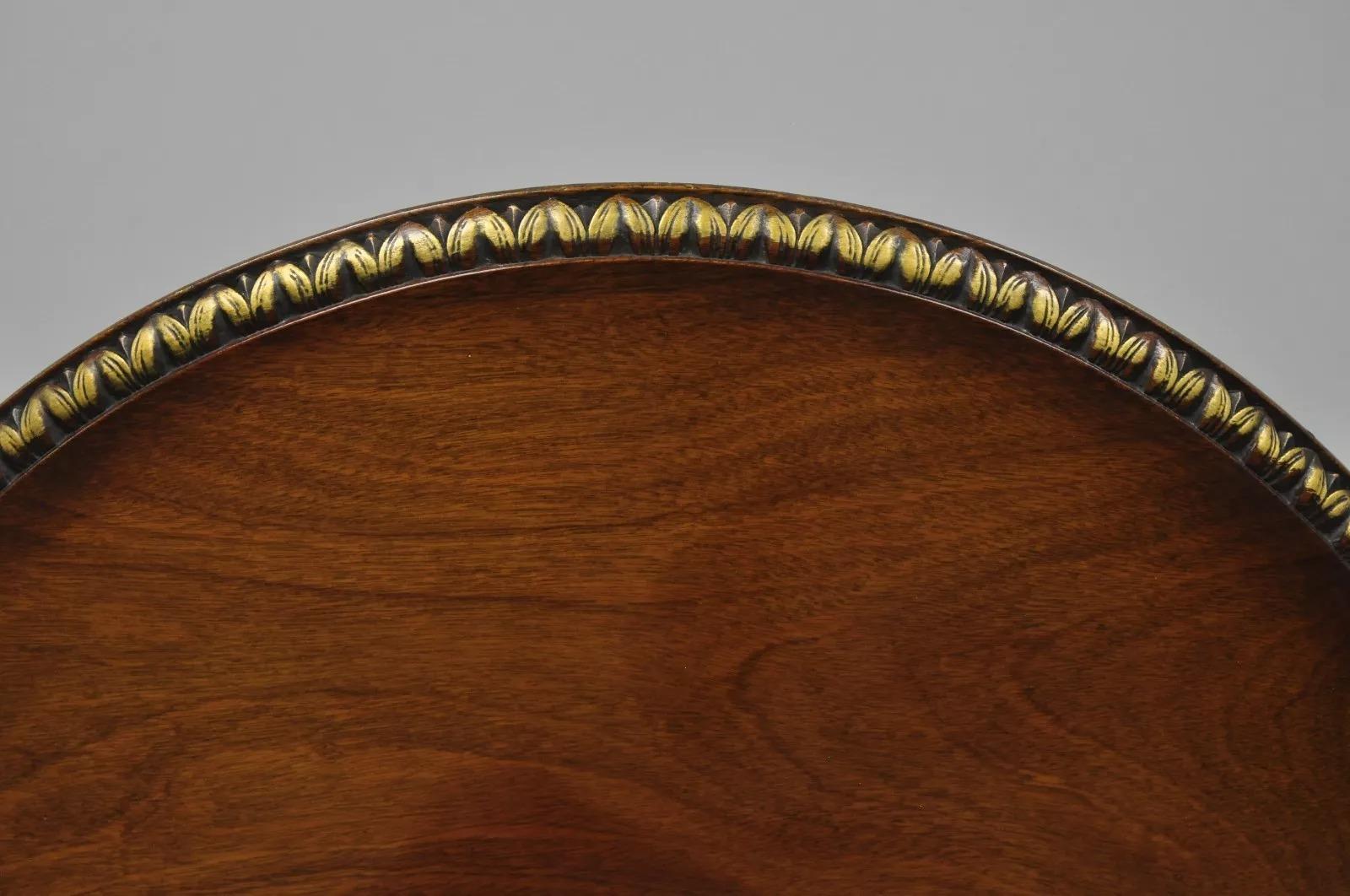 Table à thé vintage de style Chippendale en acajou avec plateau inclinable Ball and Claw Bon état - En vente à Philadelphia, PA