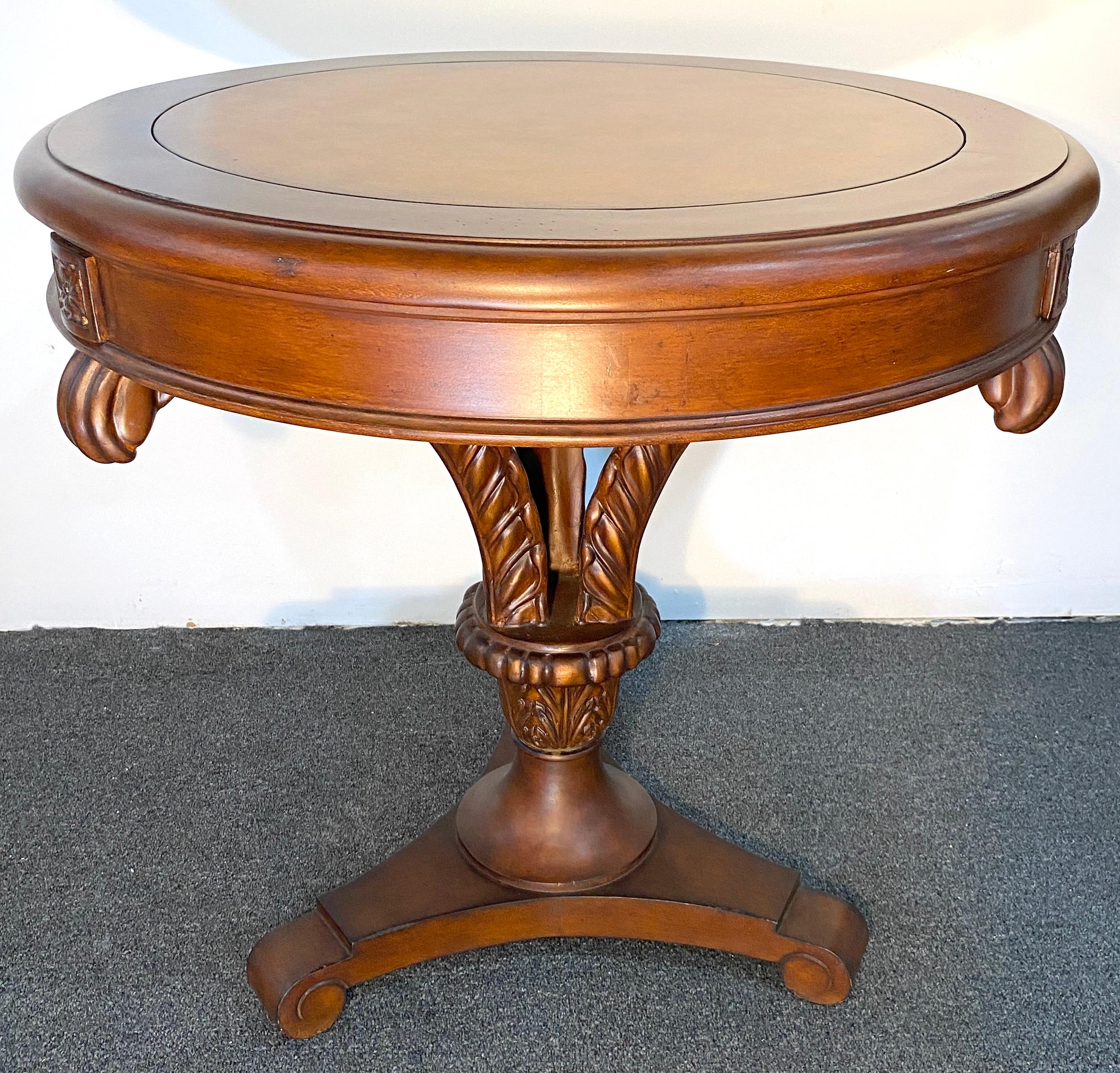Vintage Chippendale Style Mahogany Round Side Table In Good Condition In Miami, FL