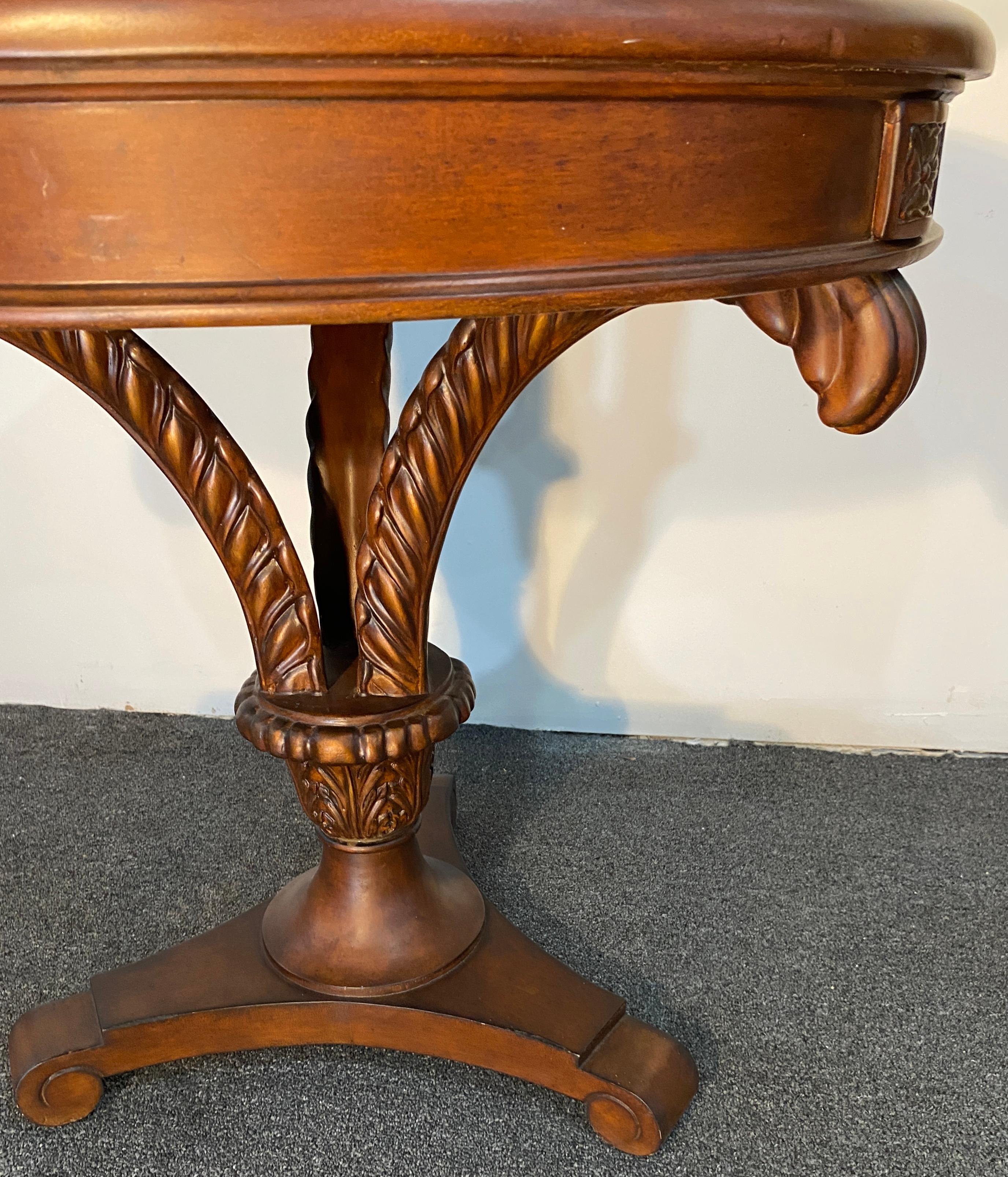 20th Century Vintage Chippendale Style Mahogany Round Side Table