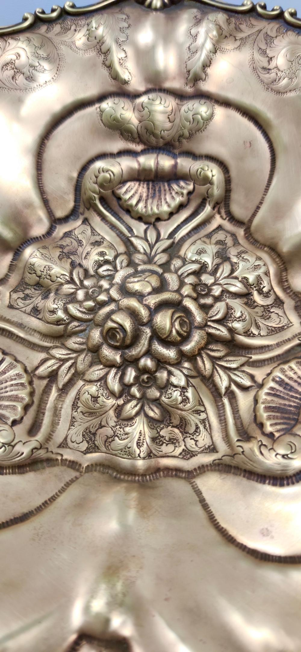 Centre de table/bol vintage en bronze moulé ciselé et embossé, Italie en vente 4