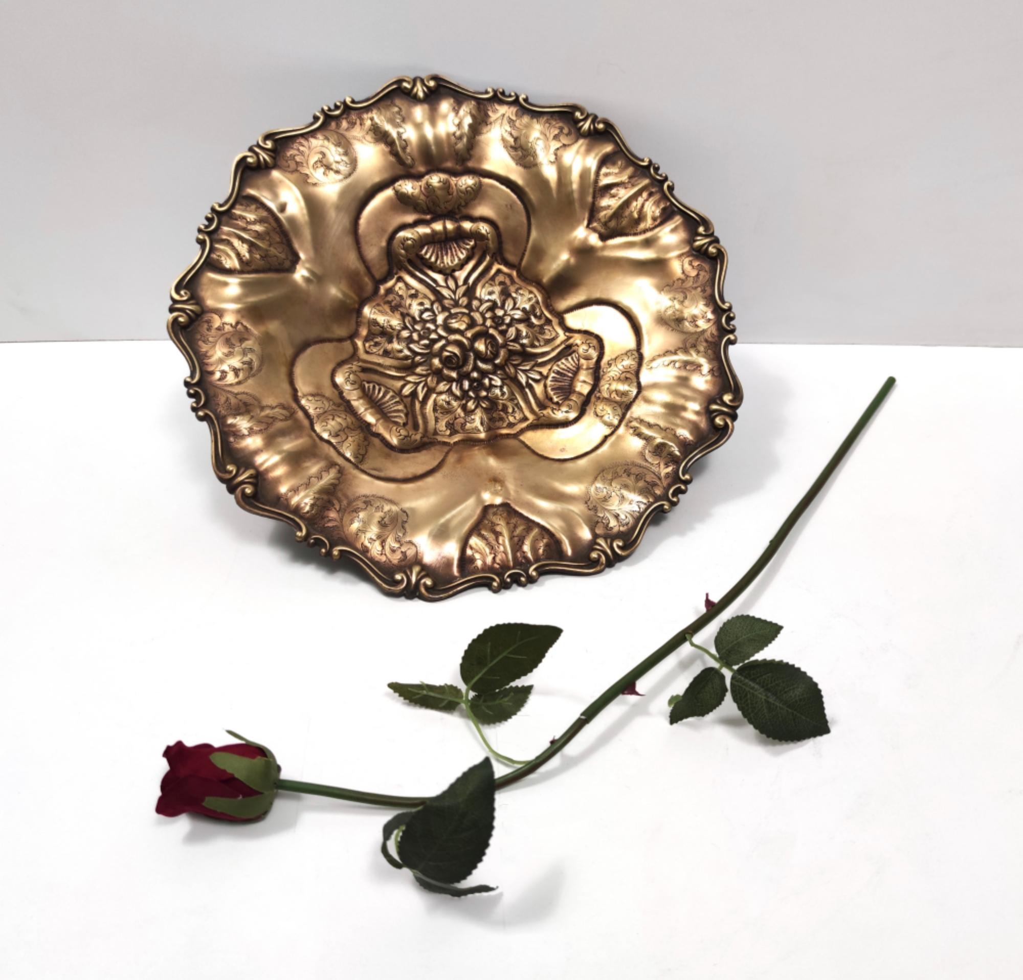 Mid-Century Modern Vintage Chiseled and Embossed Cast Bronze Centerpiece / Bowl, Italy For Sale