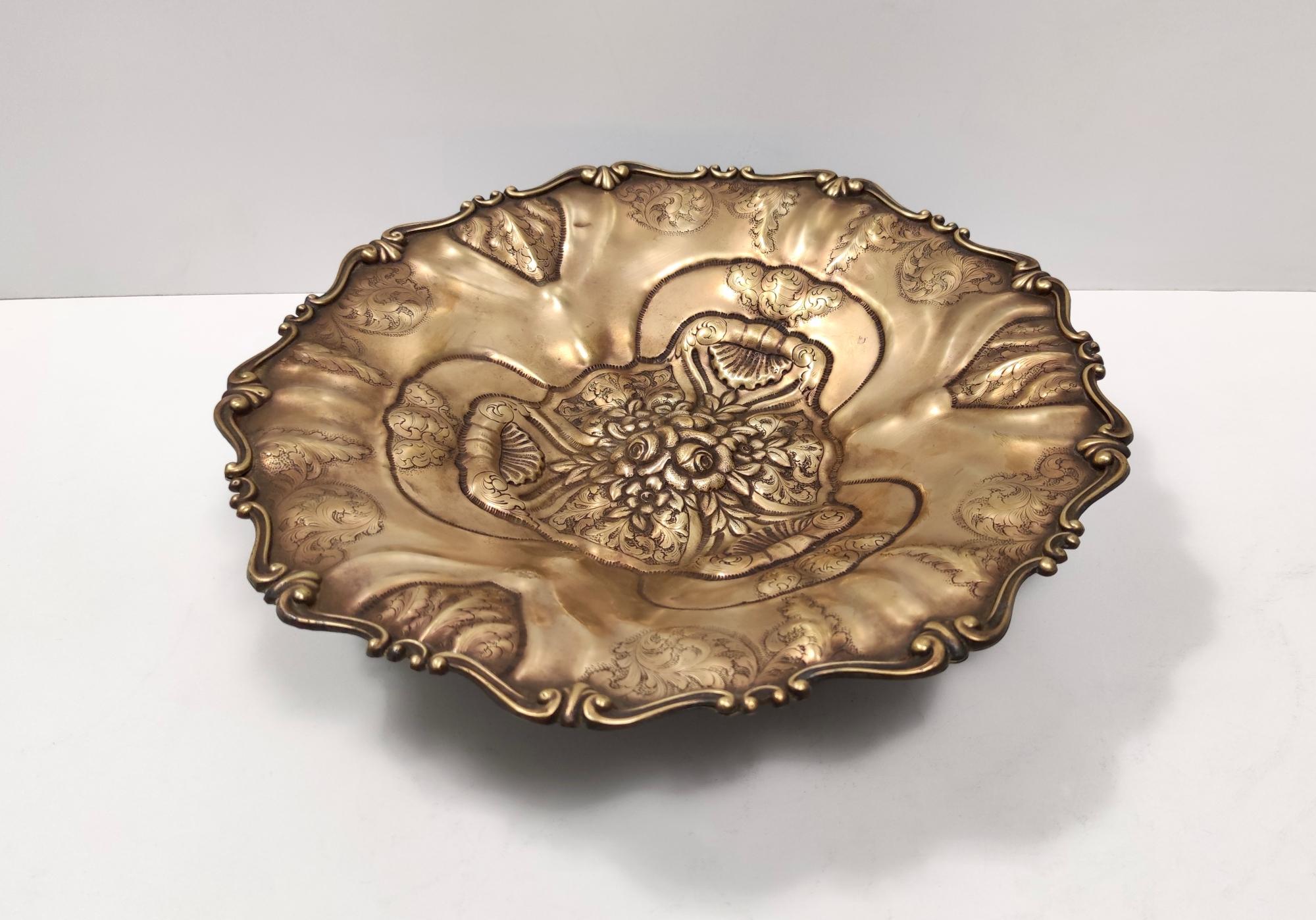 Vintage Chiseled and Embossed Cast Bronze Centerpiece / Bowl, Italy In Excellent Condition For Sale In Bresso, Lombardy