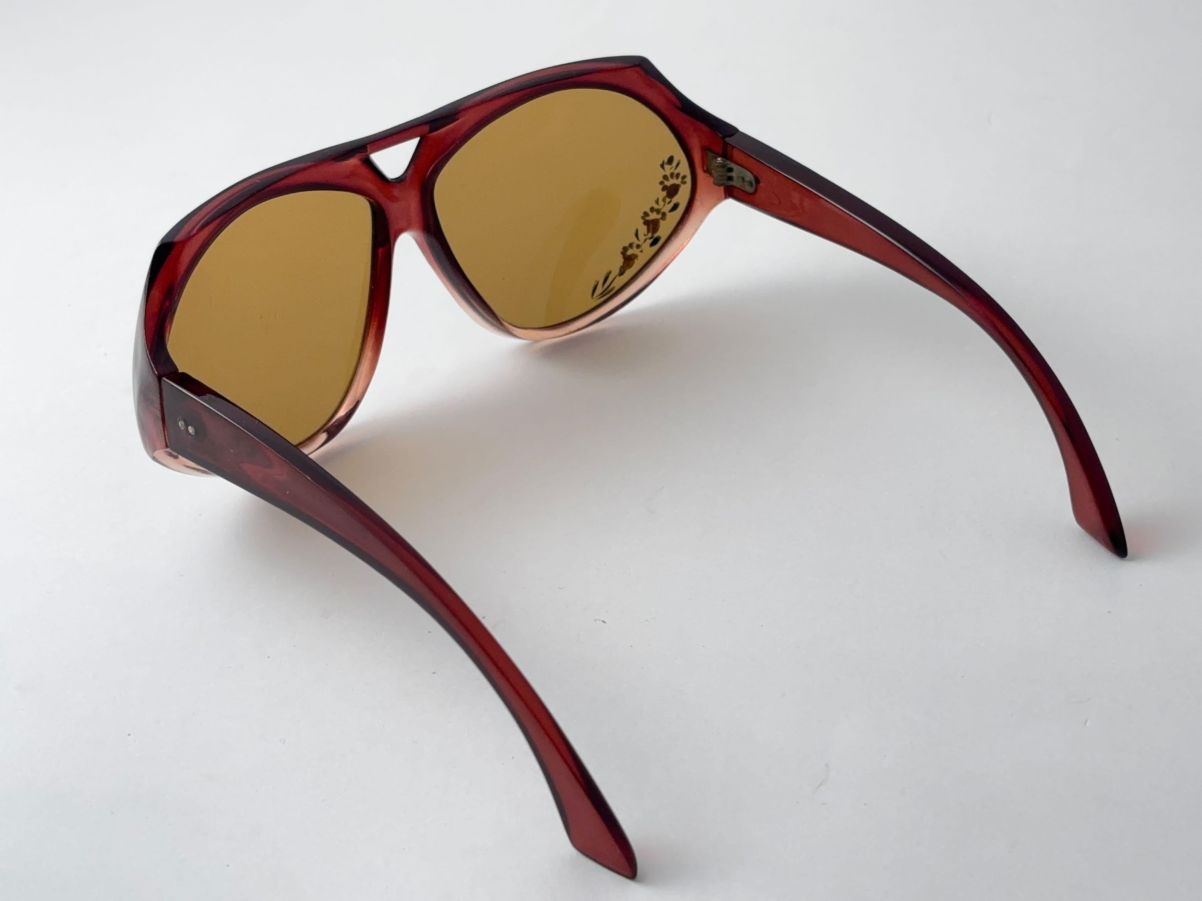 Lunettes de soleil vintage Chistil peintes à la main 1970 Made in France en vente 2