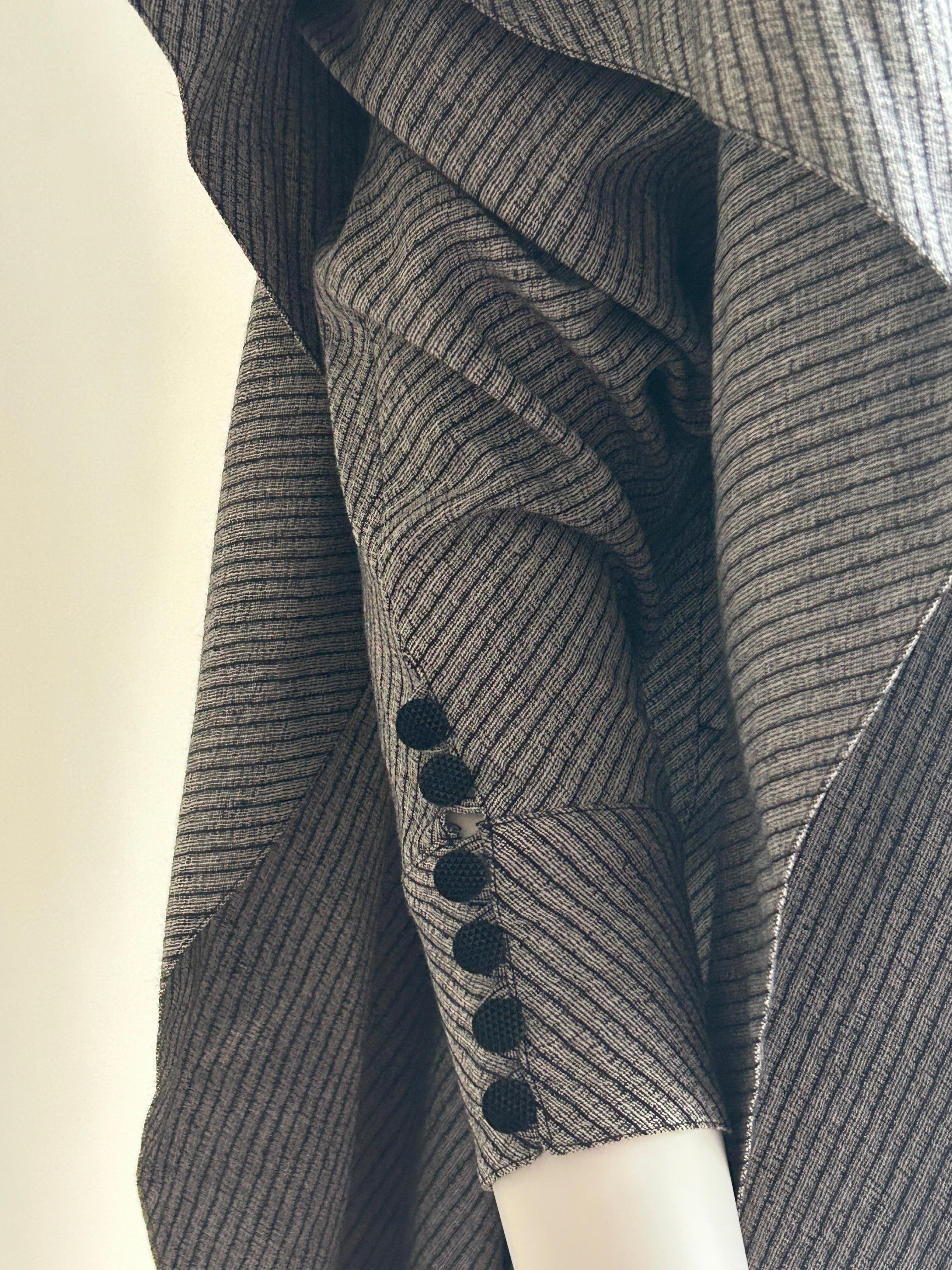 Vintage Chloe 1980s Grigio Lana Cappotto Asimmetrico Abito Avant Garde in vendita 2